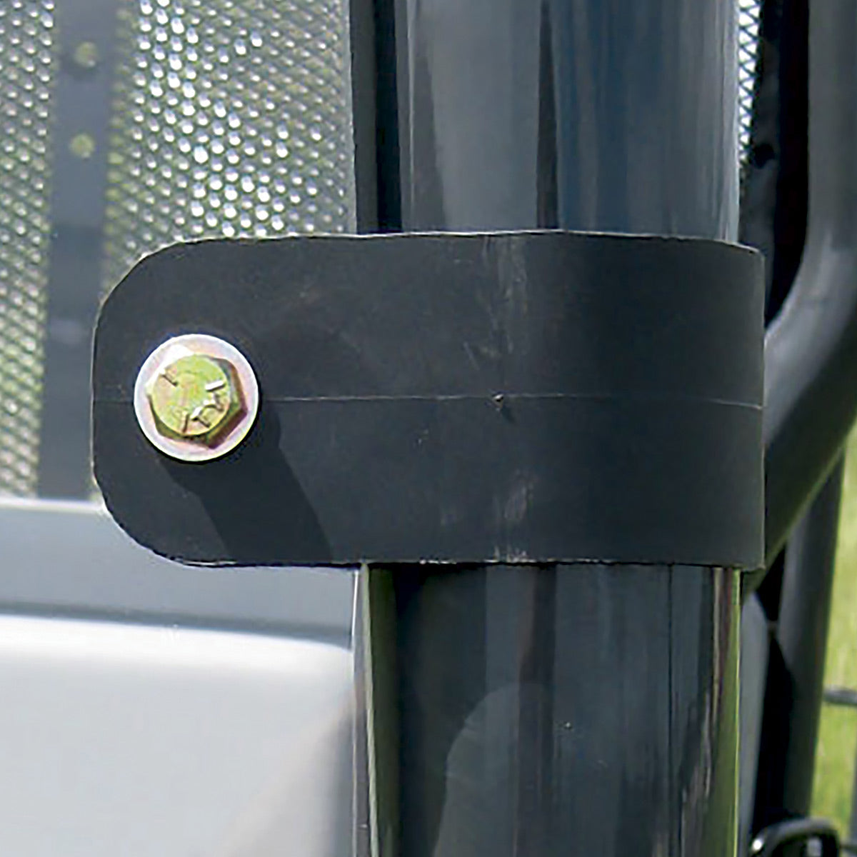 https://www.seizmik.com/wp-content/uploads/2019/04/23018-Windshield-FS-Ranger-02-08-Clamp.jpg