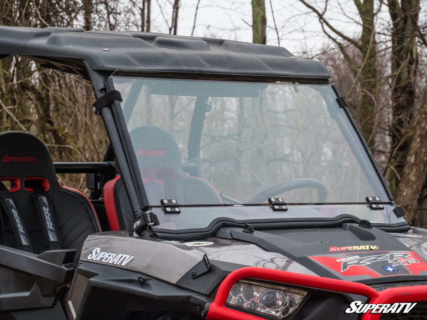 https://media.superatv.com/media/catalog/product/p/o/polaris-rzr-1000-flip-down-windshield-01_1_4_1.jpg