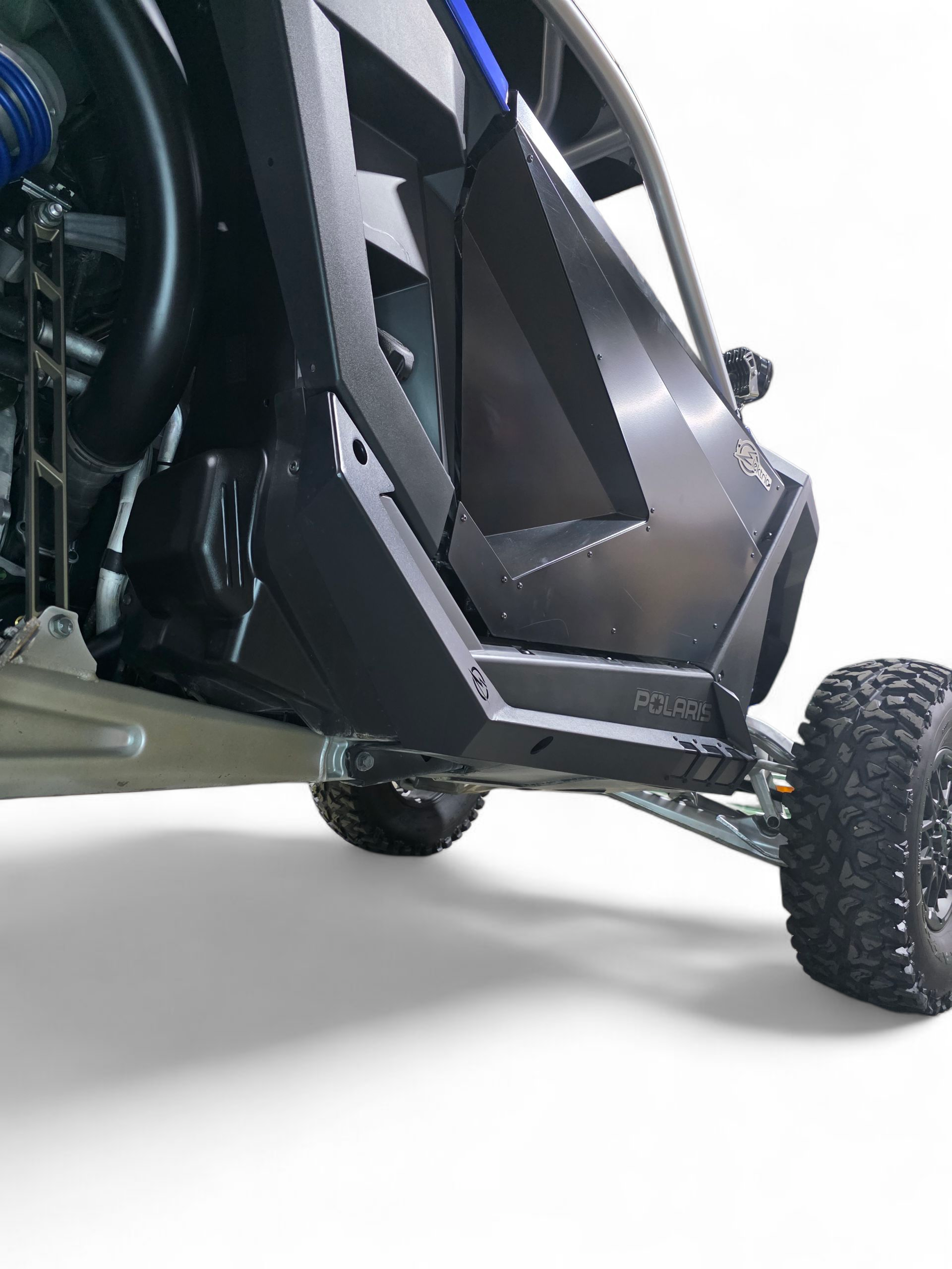 https://cdn.shopify.com/s/files/1/0749/1980/5228/files/2020_PolarisProXPProRProS2SeatRockSteps6.png?v=1764788686