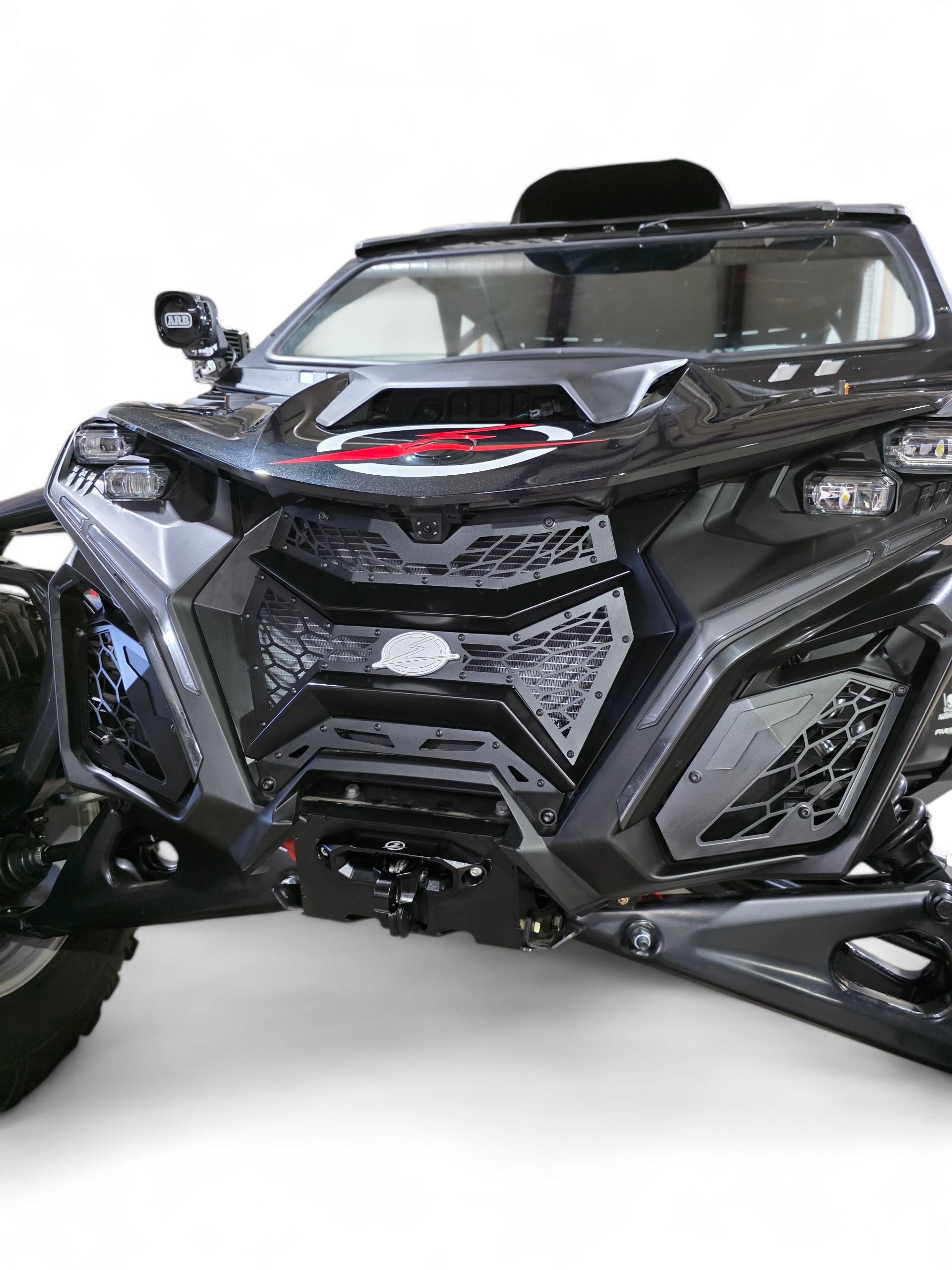 https://cdn.shopify.com/s/files/1/0749/1980/5228/files/2024_Can-amMaverickR3-pieceGrille1.png?v=1763070731
