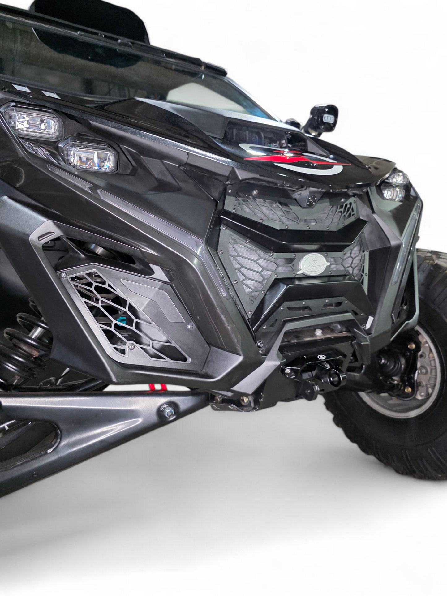 https://cdn.shopify.com/s/files/1/0749/1980/5228/files/2024_Can-amMaverickR3-pieceGrille16.png?v=1763070731