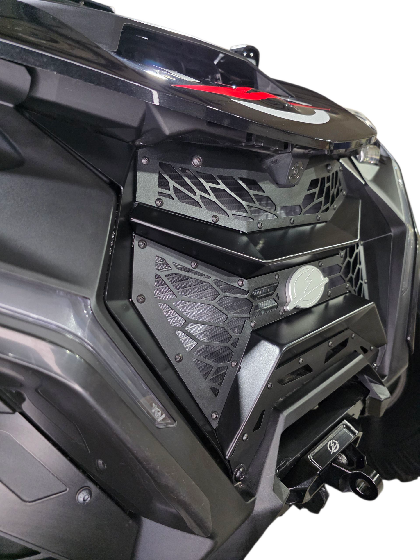 https://cdn.shopify.com/s/files/1/0749/1980/5228/files/2024_Can-amMaverickR3-pieceGrille17.png?v=1763070731