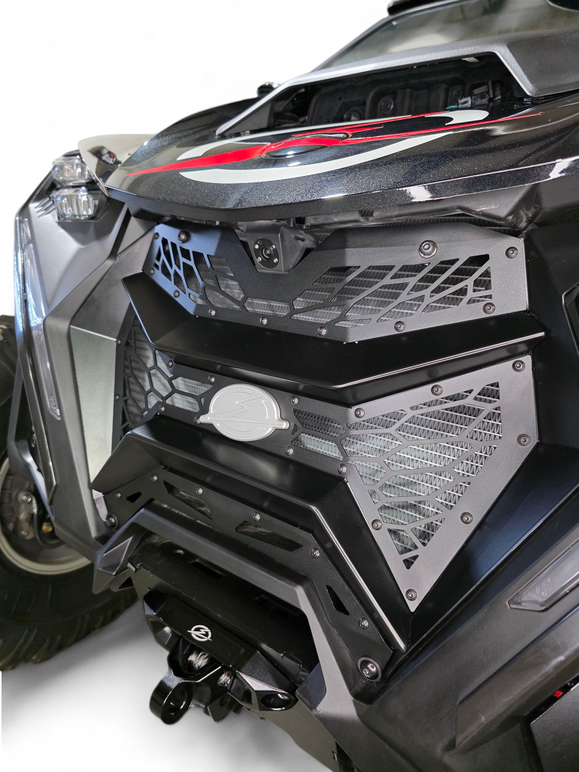 https://cdn.shopify.com/s/files/1/0749/1980/5228/files/2024_Can-amMaverickR3-pieceGrille5.png?v=1763070731
