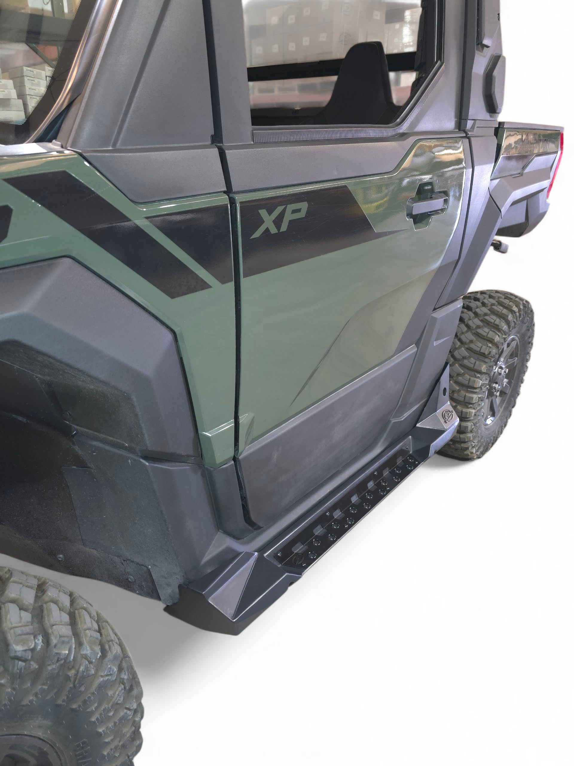 https://cdn.shopify.com/s/files/1/0749/1980/5228/files/2024_PolarisXpedition2seatRockSteps16.png?v=1768002536