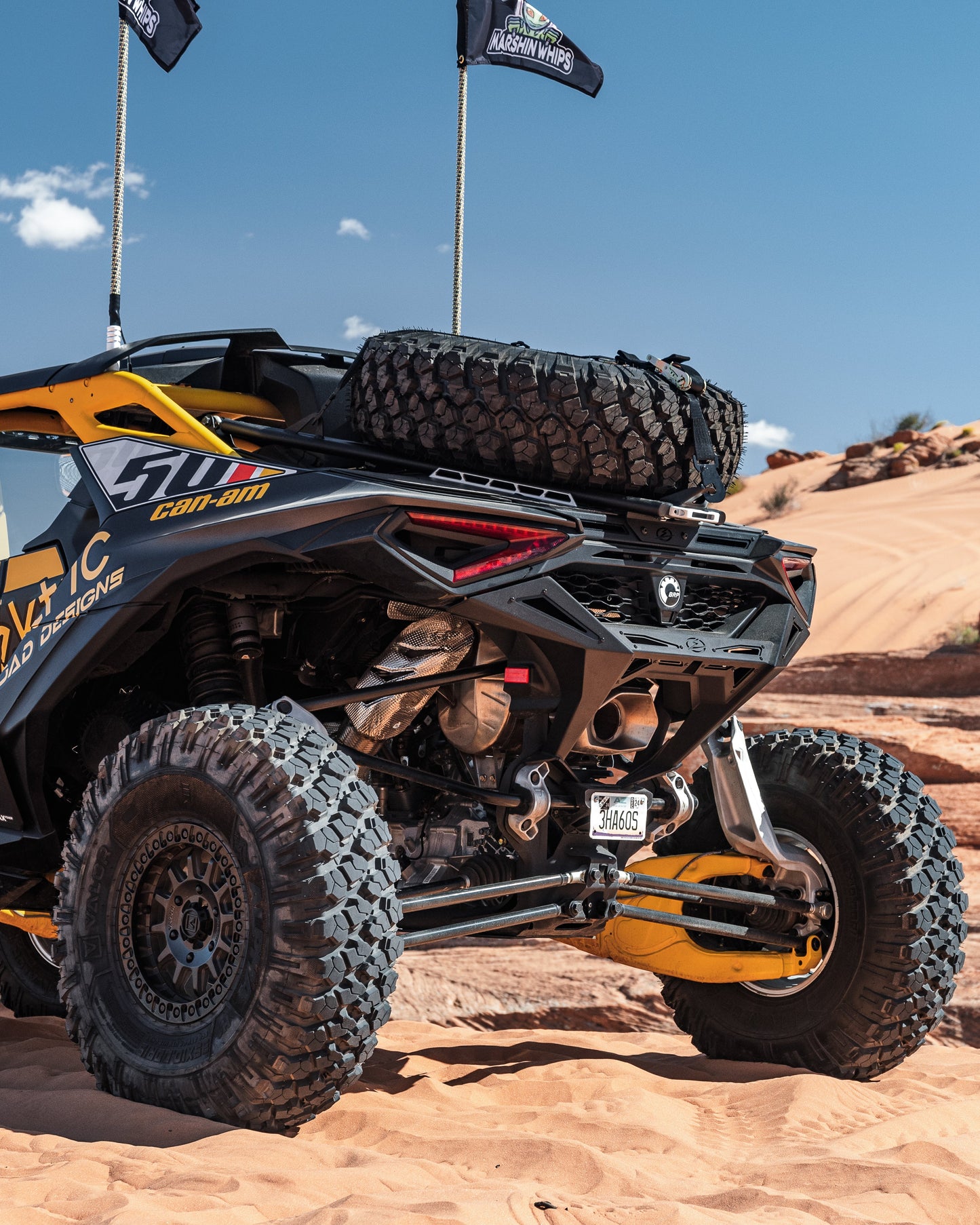 https://cdn.shopify.com/s/files/1/0749/1980/5228/files/2025-Canam-Maverick-R-elektricoffroad-5-Volt-bumper-baja-bed.jpg?v=1736203764