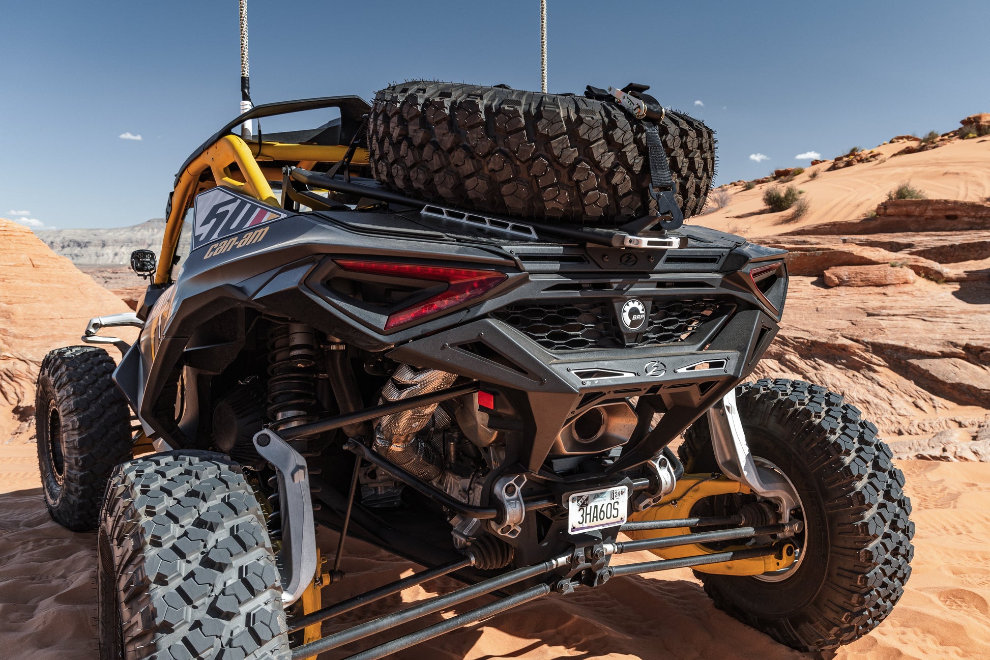 https://cdn.shopify.com/s/files/1/0749/1980/5228/files/2025-Canam-Maverick-R-elektricoffroad-6-Volt-bumper-baja-bed.jpg?v=1739578648
