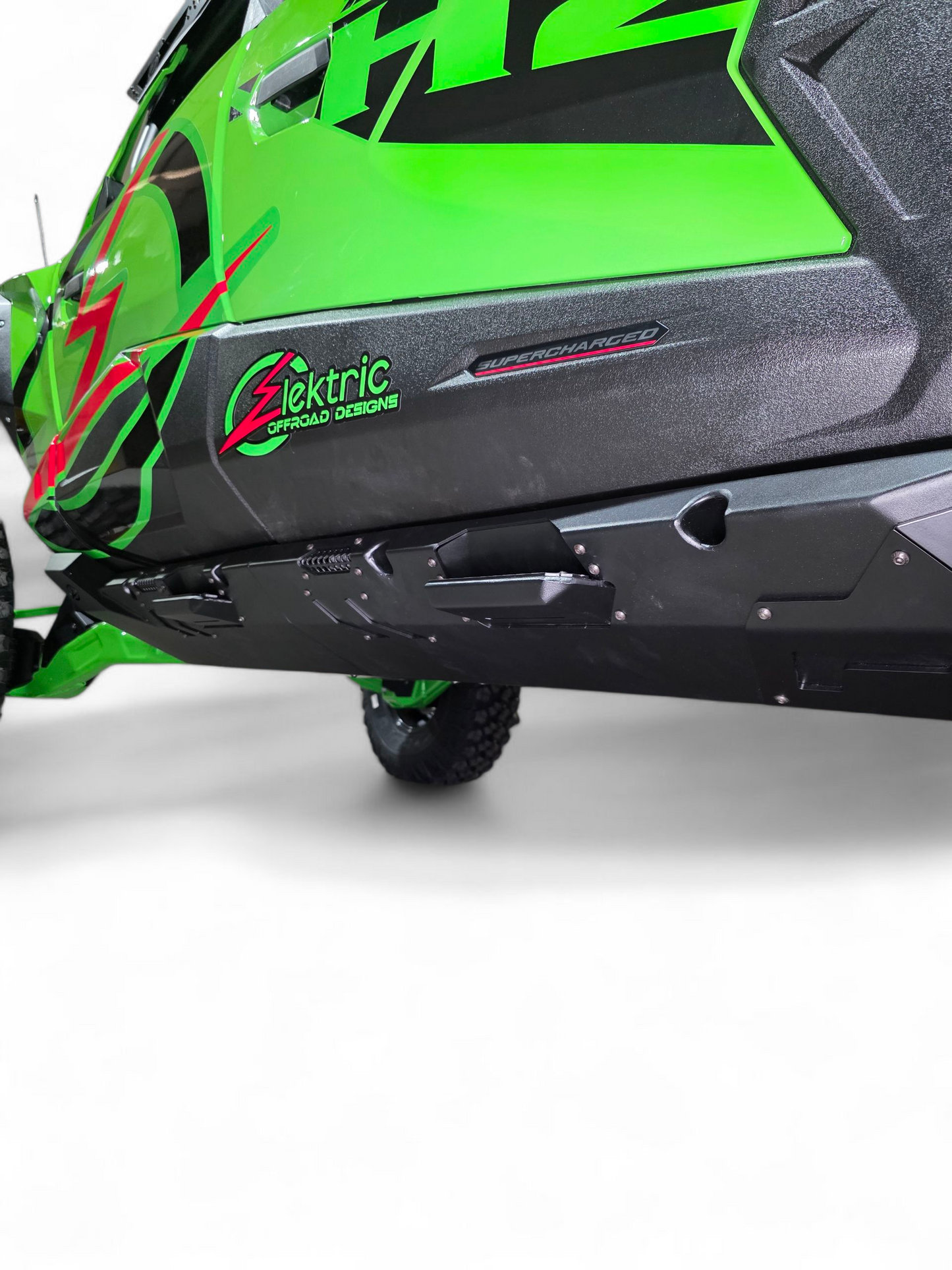 https://cdn.shopify.com/s/files/1/0749/1980/5228/files/2026_KawasakiTeryxH2VoltRockSteps1.png?v=1761595528