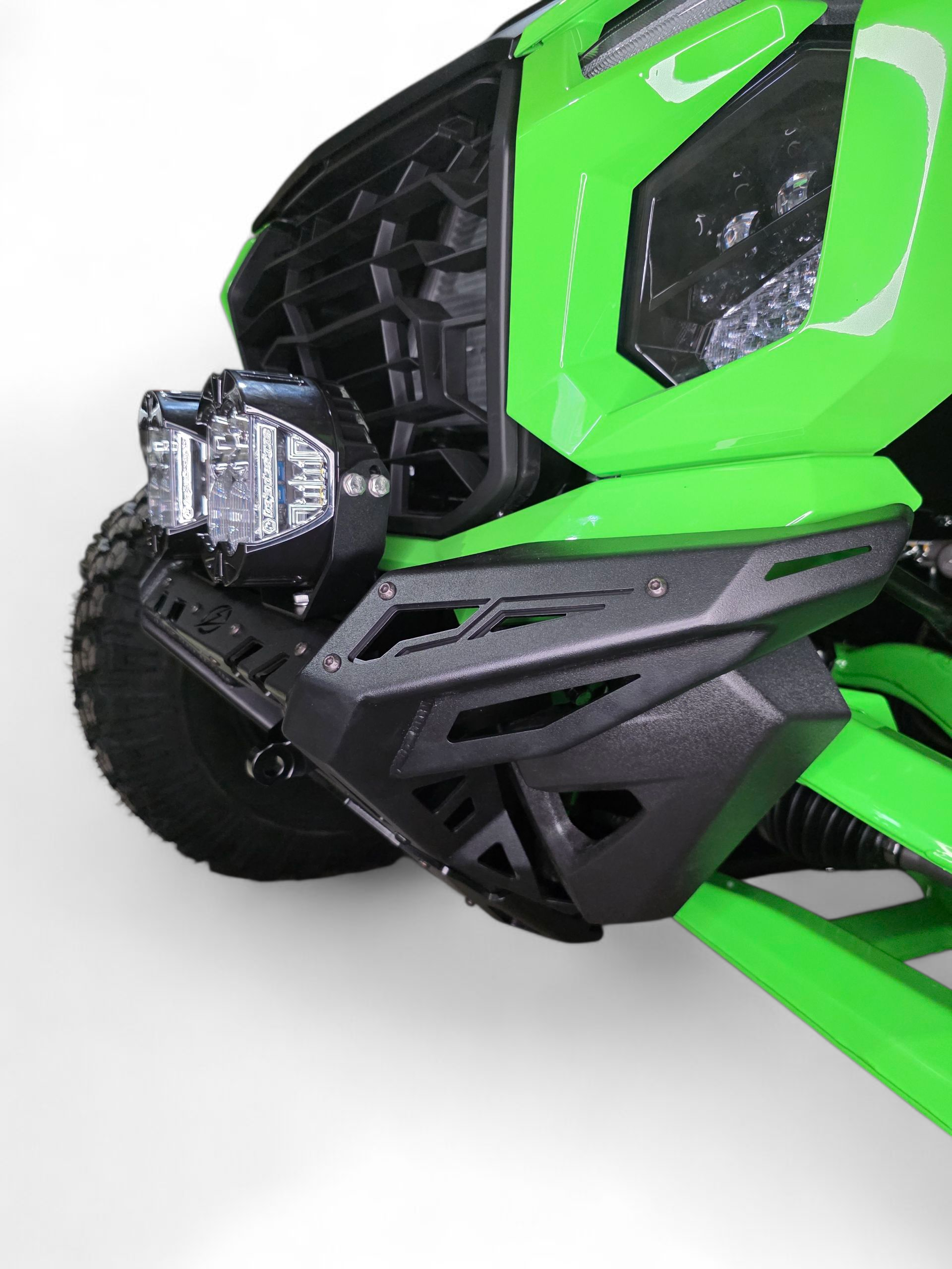 https://cdn.shopify.com/s/files/1/0749/1980/5228/files/2026_KawasakiTryxH2FrontWinchBumper9.png?v=1761260830