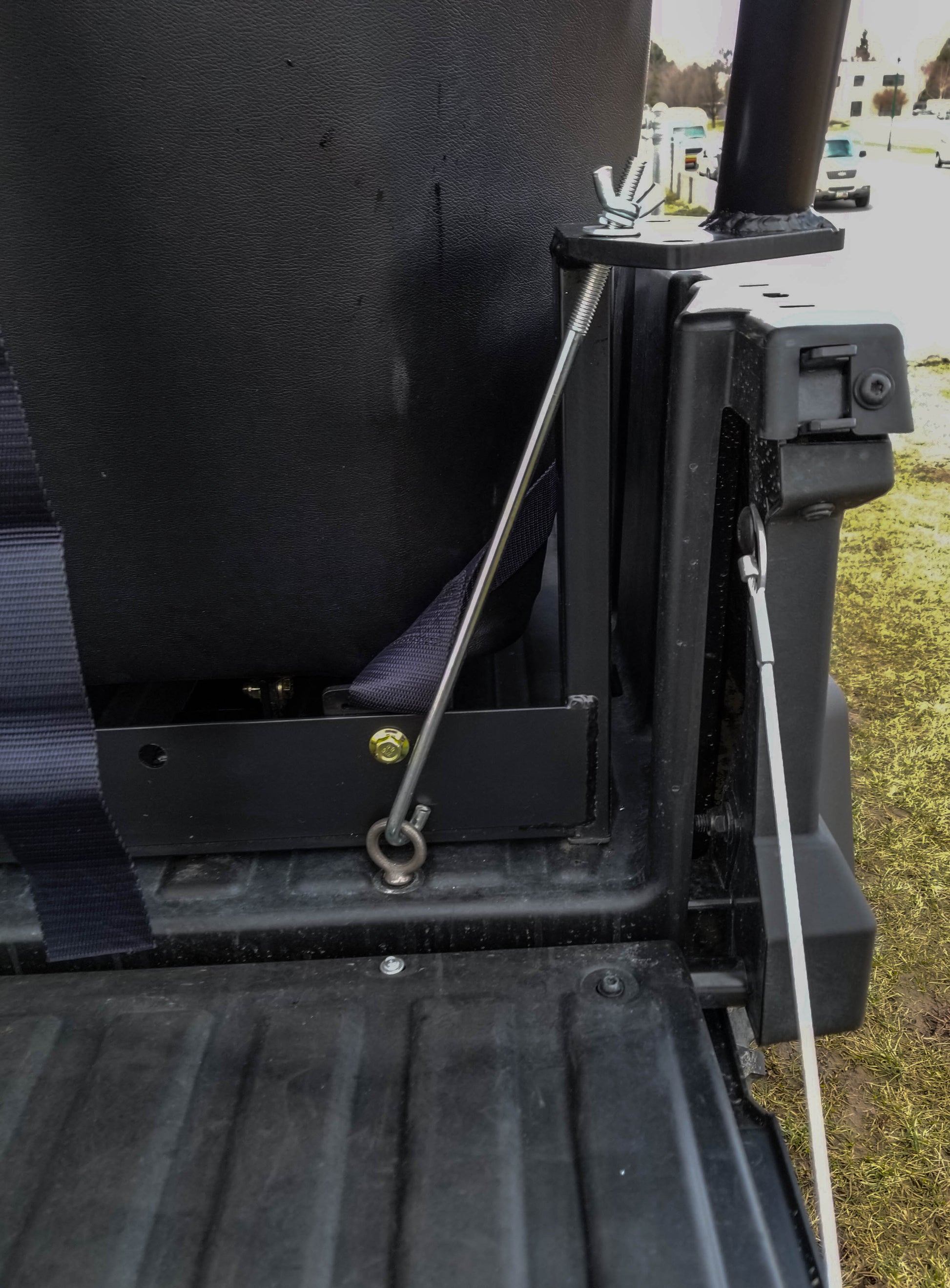 https://cdn.shopify.com/s/files/1/0366/5541/products/2_4_Seater_J-Bolt_Close_Up.jpg?v=1711383420