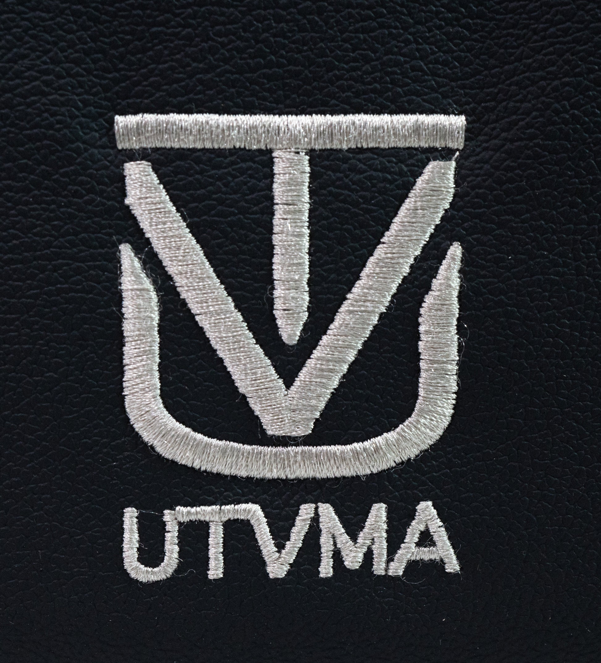 https://cdn.shopify.com/s/files/1/0366/5541/files/36_universalbenchseatdetails_2.jpg?v=1721768544