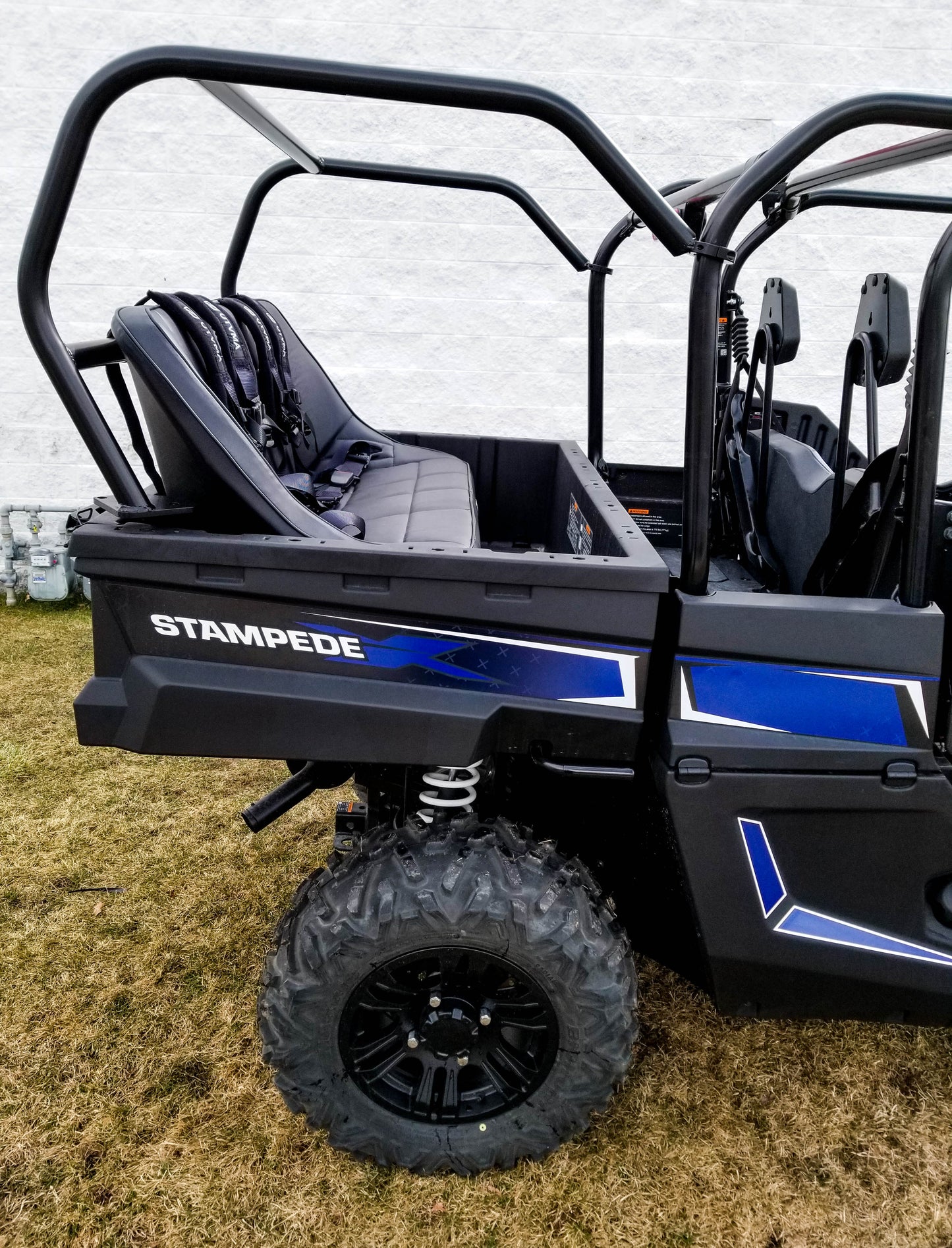 https://cdn.shopify.com/s/files/1/0366/5541/products/4_Seater_Back_Side_View.jpg?v=1711383729