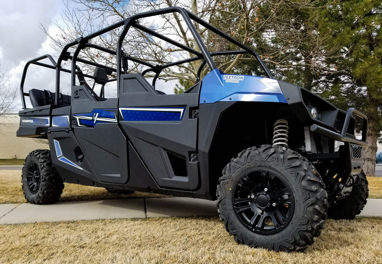 https://cdn.shopify.com/s/files/1/0366/5541/products/4_Seater_Full_Perspective_3.jpg?v=1710791027