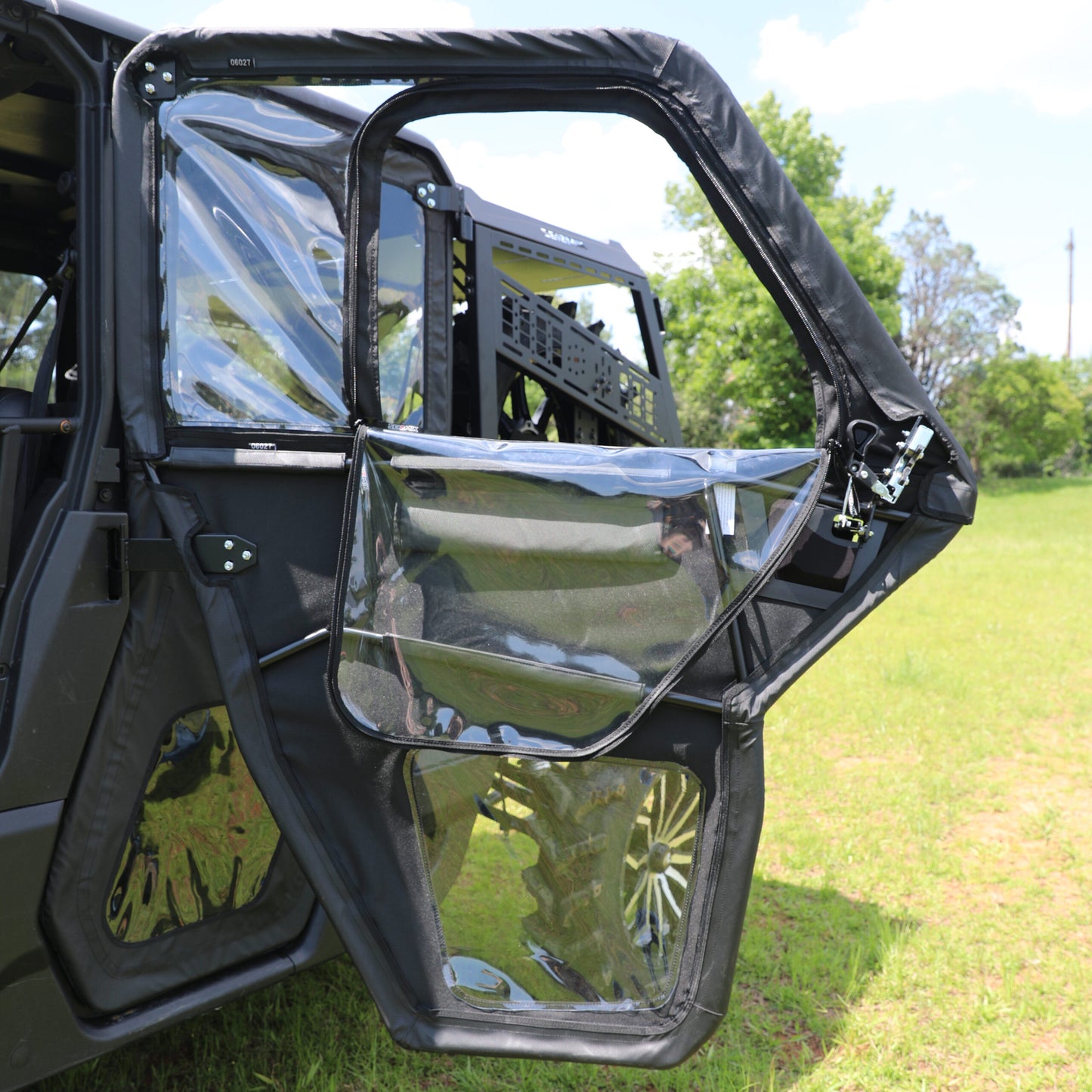https://www.seizmik.com/wp-content/uploads/2024/10/52-06069-seizmik-full-framed-soft-doors-can-am-defender-max-5-scaled.jpg