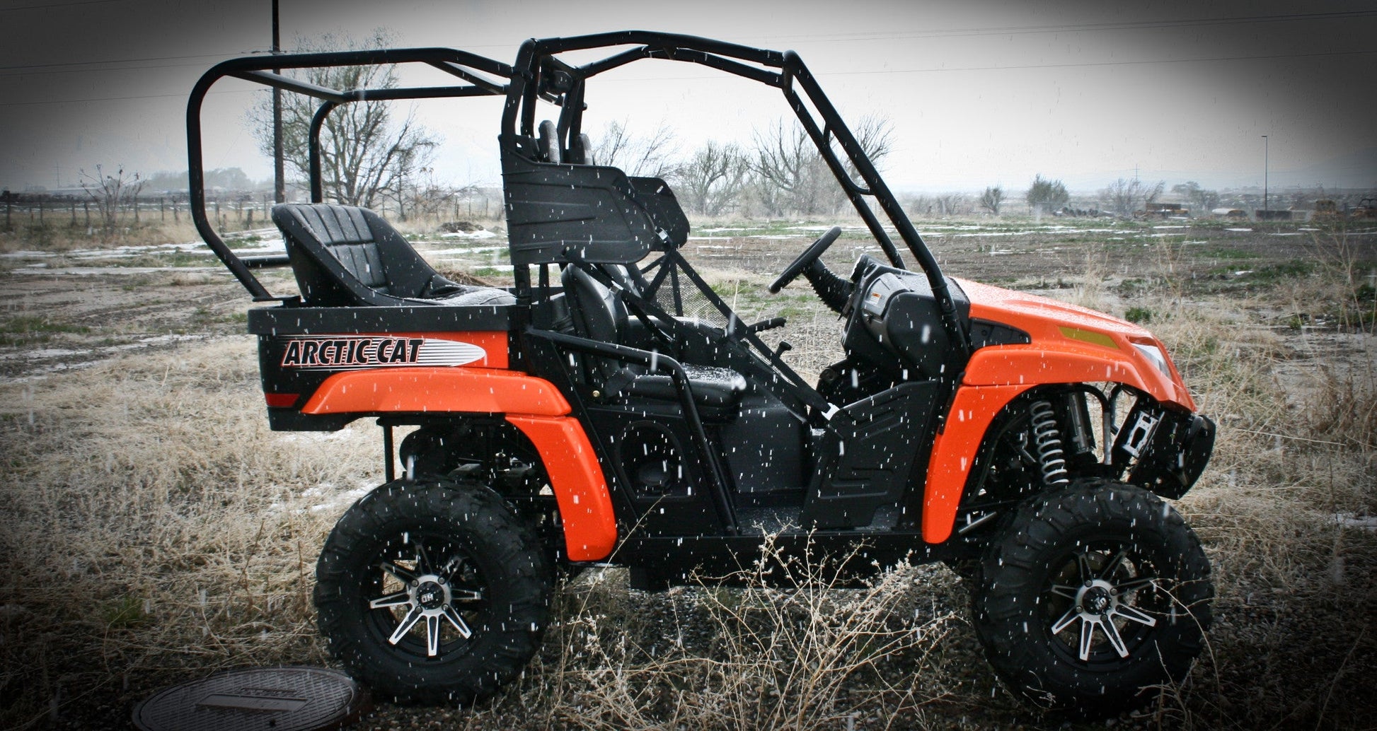 https://cdn.shopify.com/s/files/1/0366/5541/products/Arctic_Cat_Prowler_4_Snow.jpeg?v=1710441137