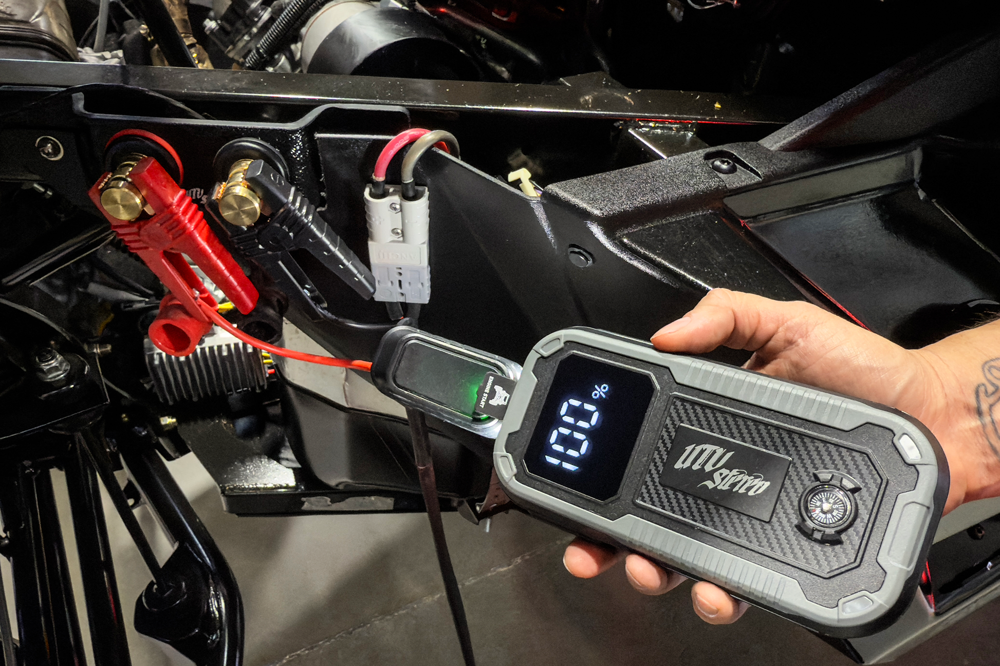 https://cdn.shopify.com/s/files/1/1829/6039/files/Battery_Jump_Start_Feature.png?v=1752513565