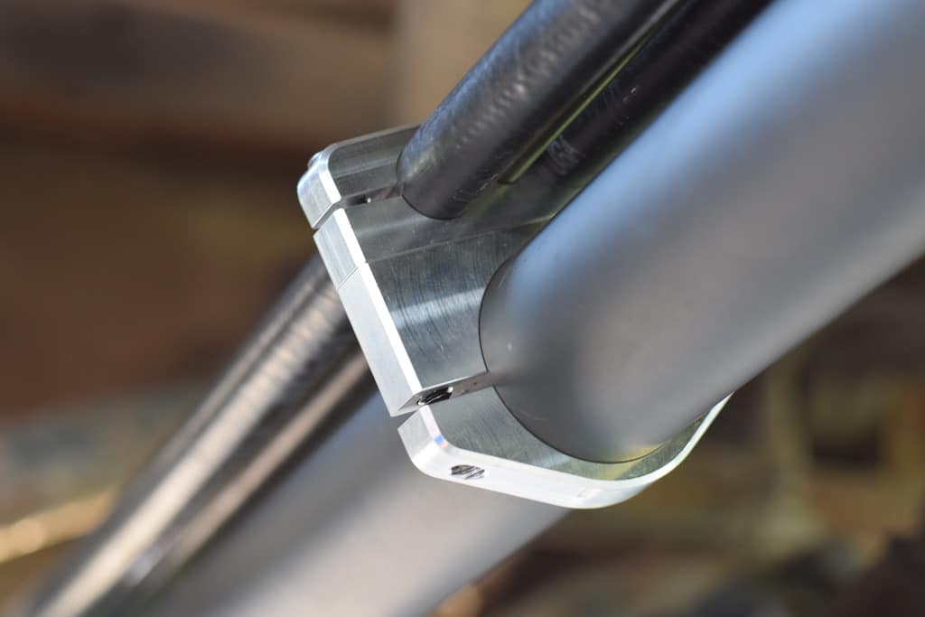 https://cdn.shopify.com/s/files/1/0682/5603/9143/products/Brake_line_clamp.jpg?v=1710121131