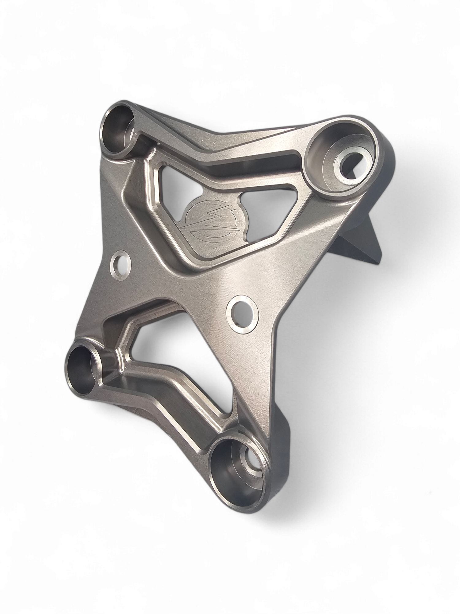 https://cdn.shopify.com/s/files/1/0749/1980/5228/files/Can-AmX3MaverickXLBilletRadiusRodPlateGunMetal1.png?v=1729632804