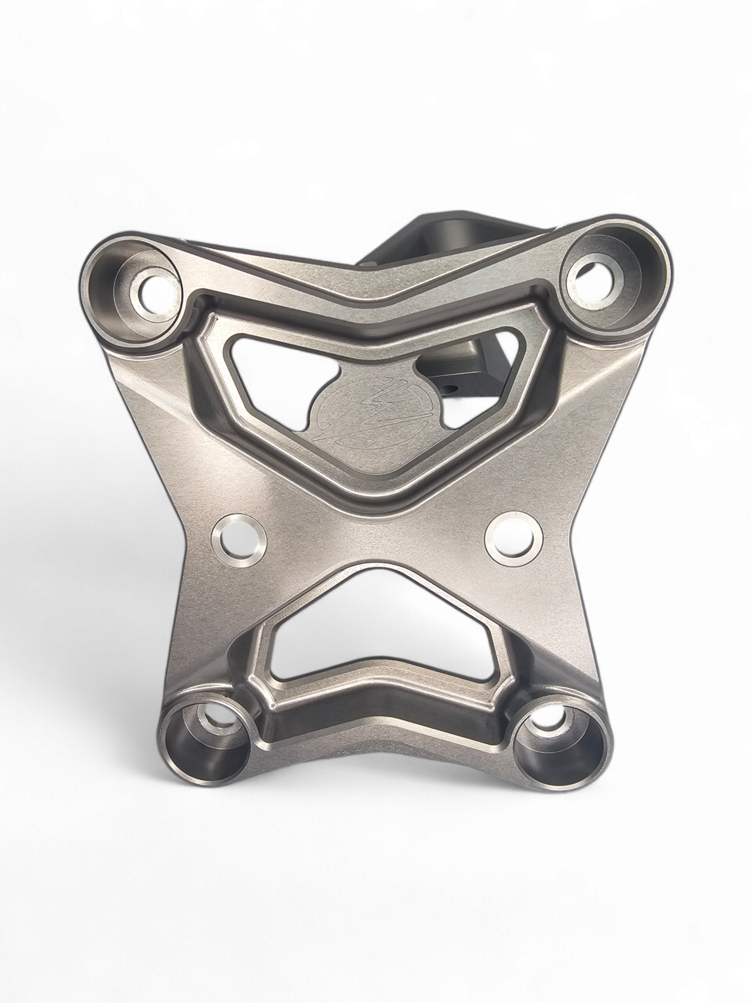 https://cdn.shopify.com/s/files/1/0749/1980/5228/files/Can-AmX3MaverickXLBilletRadiusRodPlateGunMetal2.png?v=1729632804