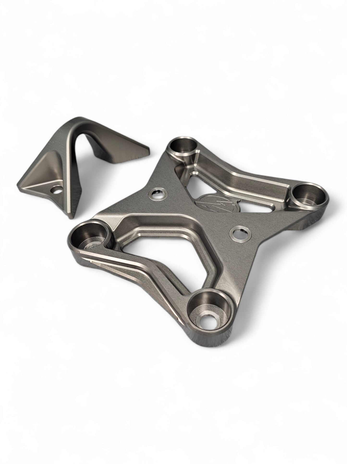 https://cdn.shopify.com/s/files/1/0749/1980/5228/files/Can-AmX3MaverickXLBilletRadiusRodPlateGunMetal7.png?v=1729632804