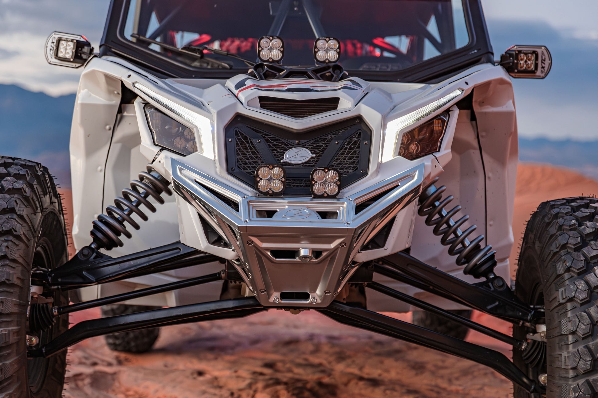 https://cdn.shopify.com/s/files/1/0749/1980/5228/files/Can-Am_X3_Maverick_Grille_19.jpg?v=1736361284