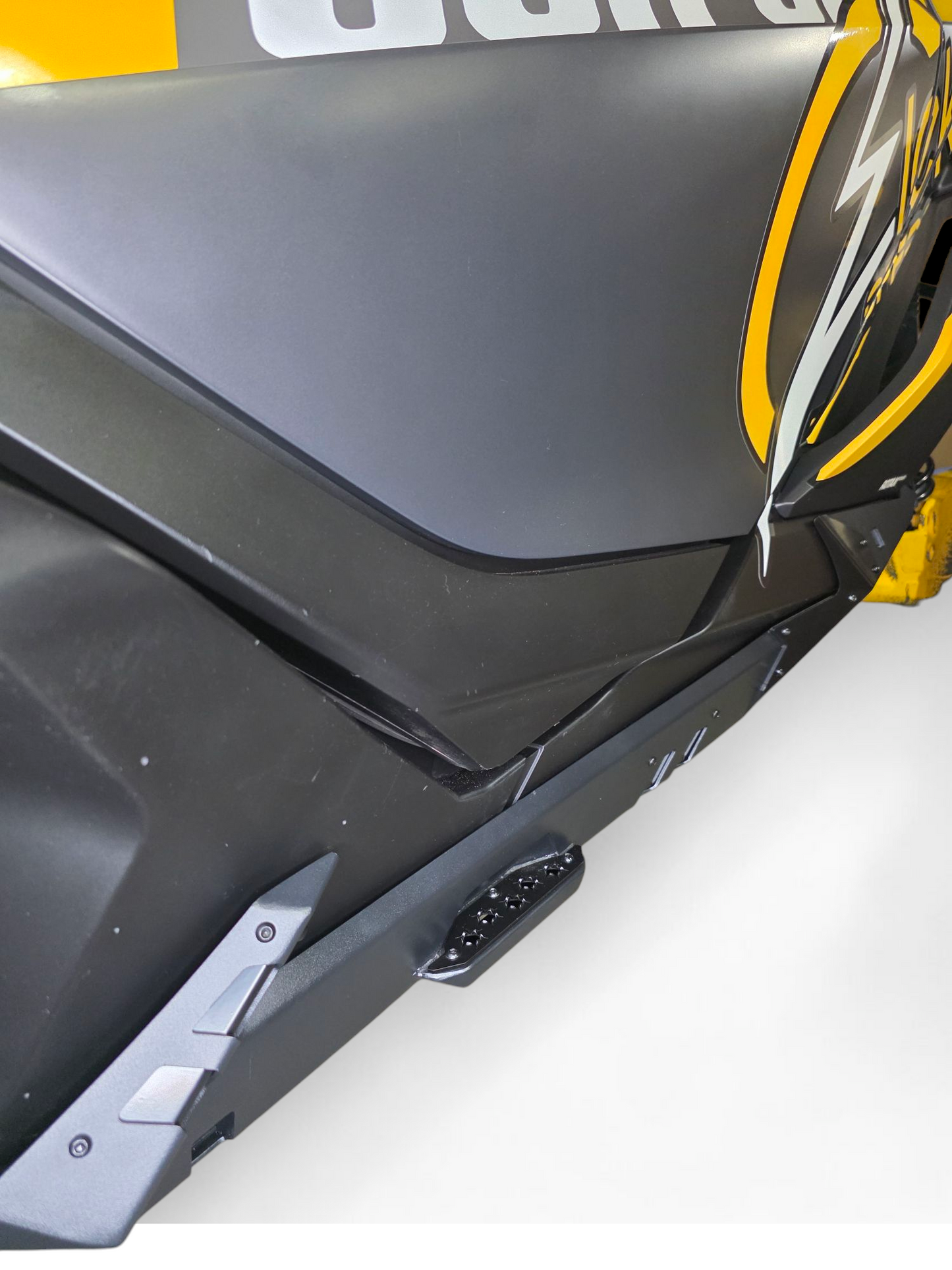 Can-Am Maverick R Volt Rocker Steps 2-Seat Hammer Black