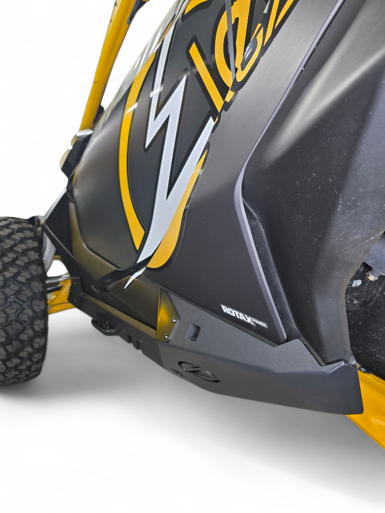 Can-Am Maverick R Volt Rocker Steps 2-Seat Hammer Black
