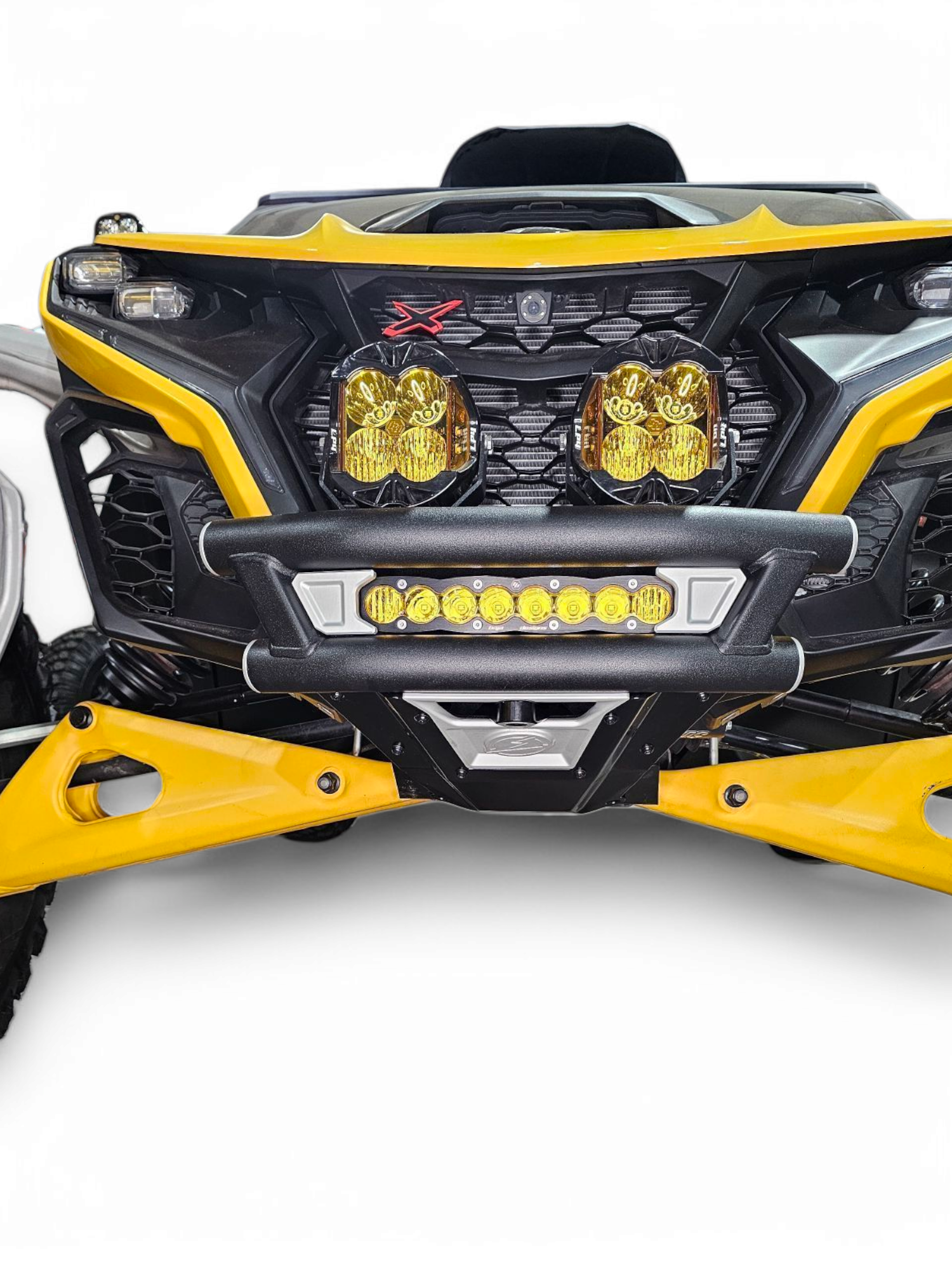 https://cdn.shopify.com/s/files/1/0749/1980/5228/files/Can-am_Maverick_R_Front_Winch_Bumper_2_1.png?v=1744865988