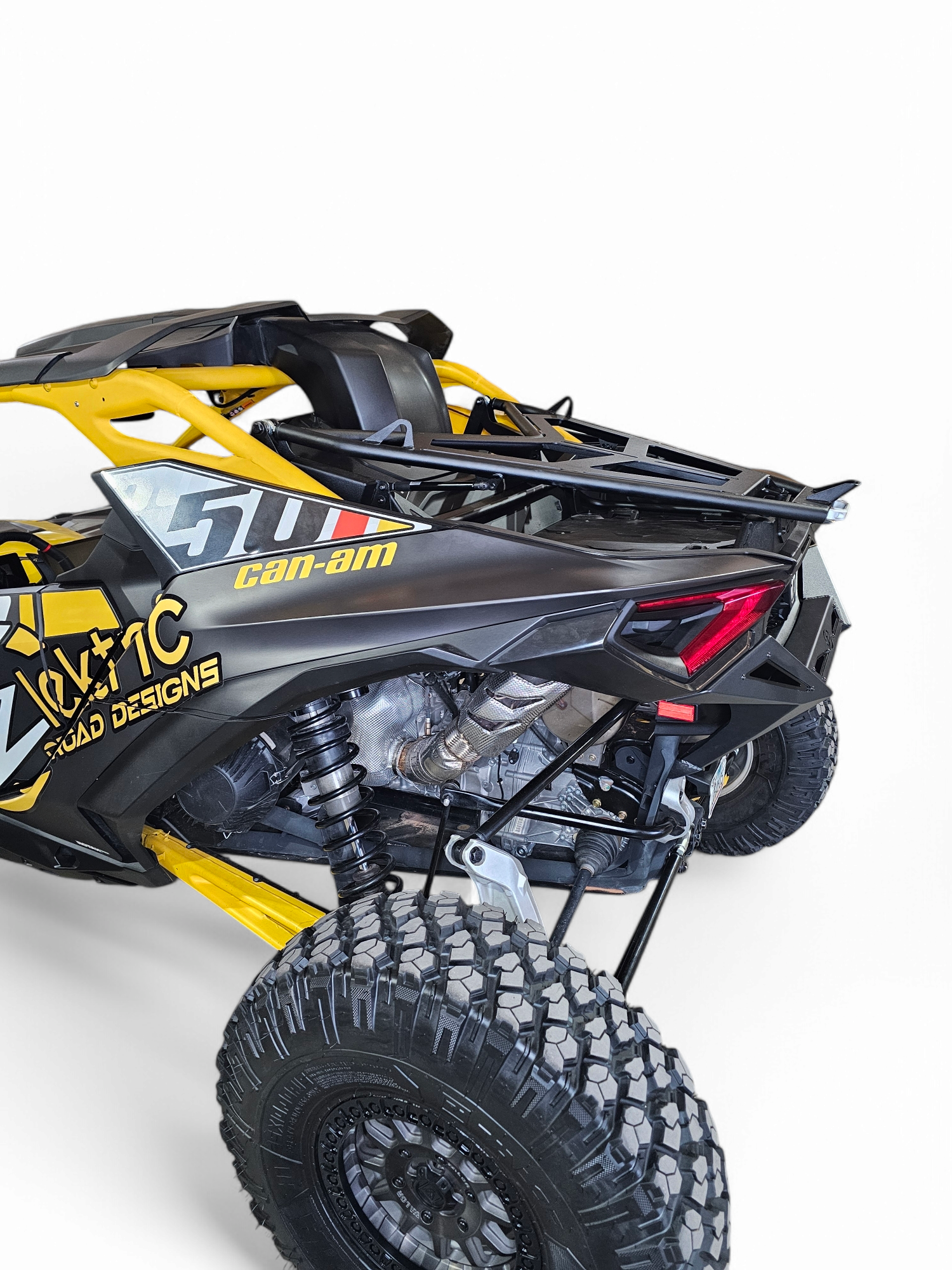 https://cdn.shopify.com/s/files/1/0749/1980/5228/files/Can-am_Maverick_R_Tire_carrier_rack_22.png?v=1754609585