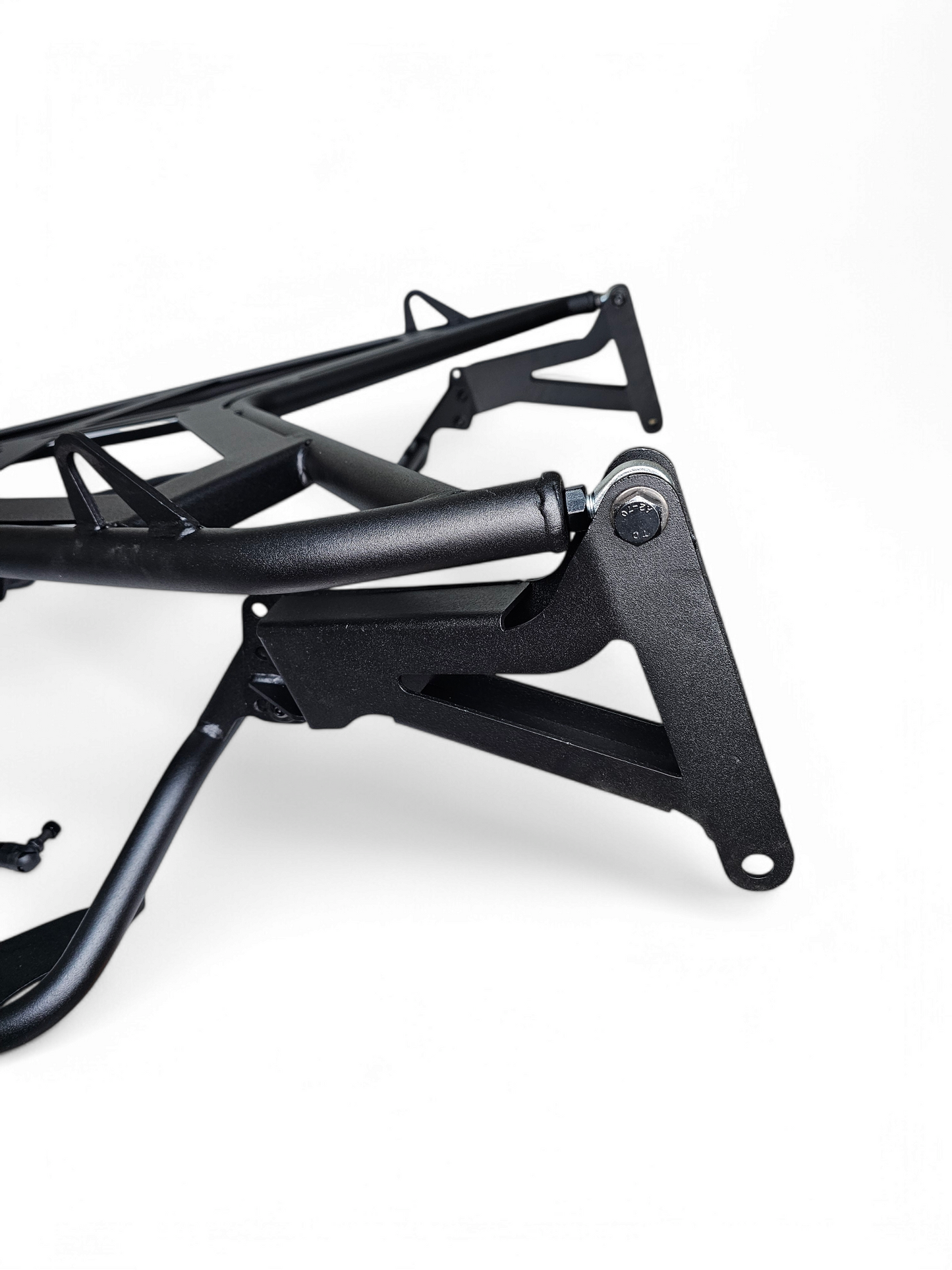 https://cdn.shopify.com/s/files/1/0749/1980/5228/files/Can-am_Maverick_R_Tire_carrier_rack_5.png?v=1754609585
