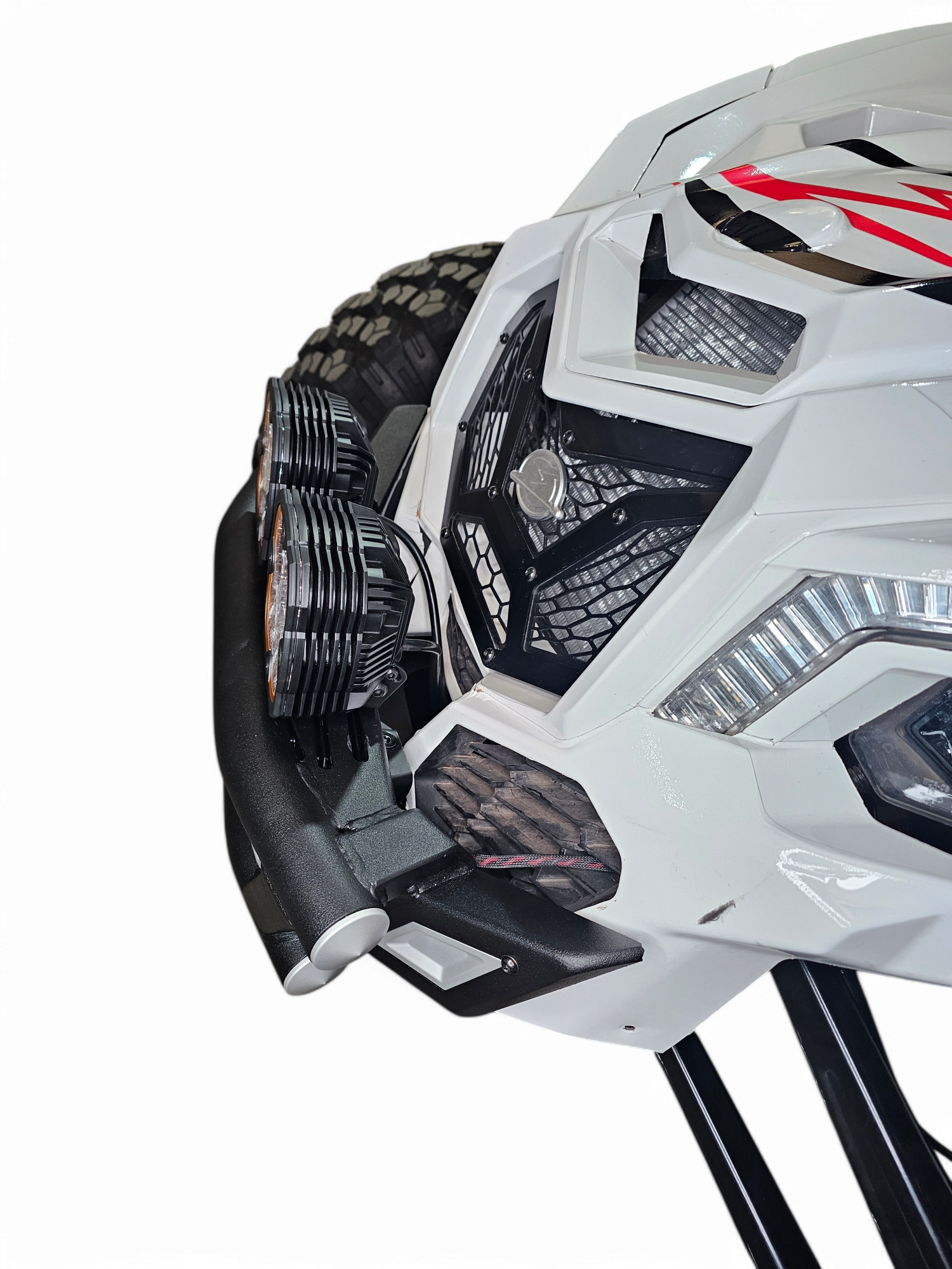 https://cdn.shopify.com/s/files/1/0749/1980/5228/files/Can-am_X3_Maverick_Front_tube_bumper_8.png?v=1738873564