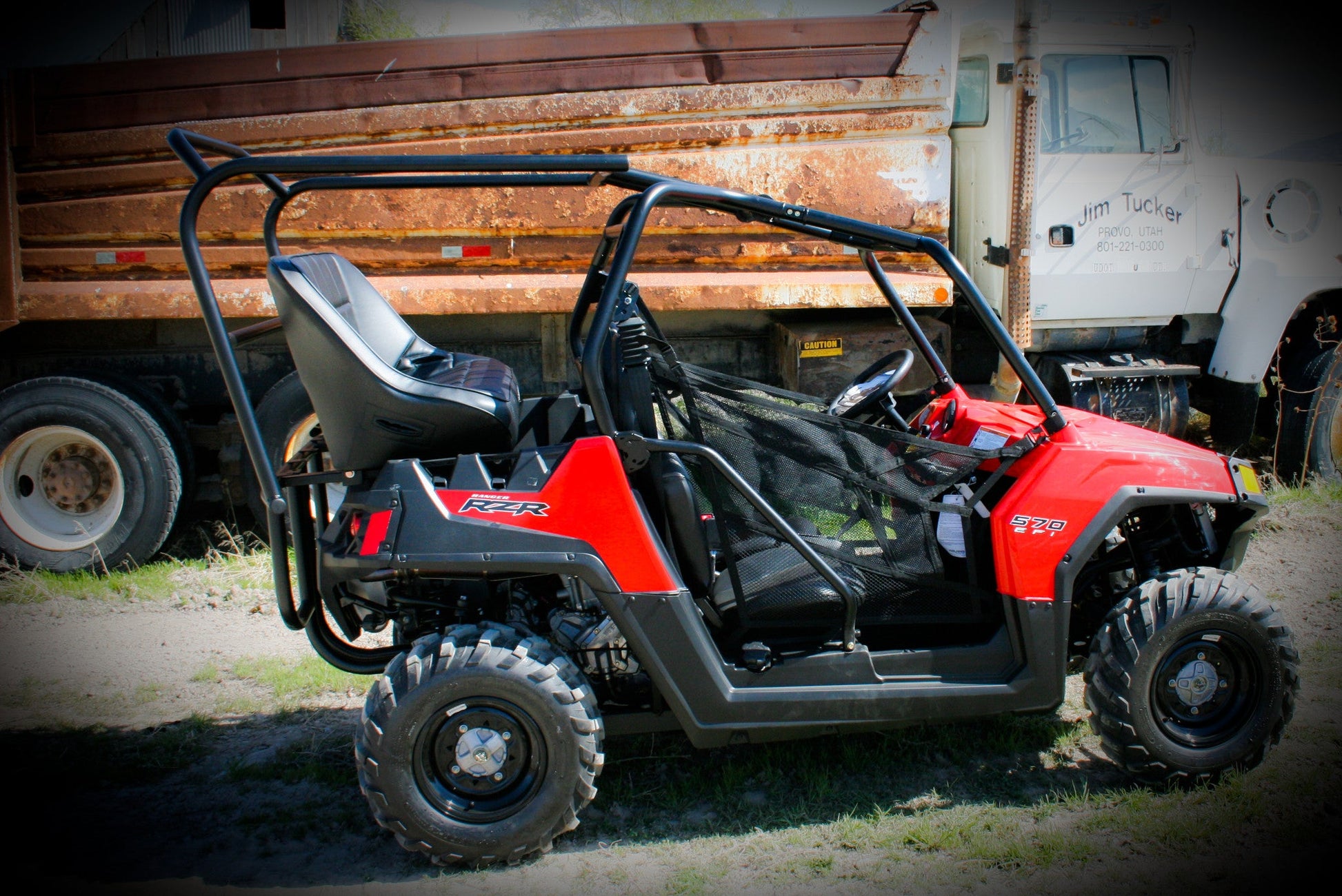 https://cdn.shopify.com/s/files/1/0366/5541/products/RZR_570_Back_Seat_and_Roll_Cage_Kit_1.jpeg?v=1710789470