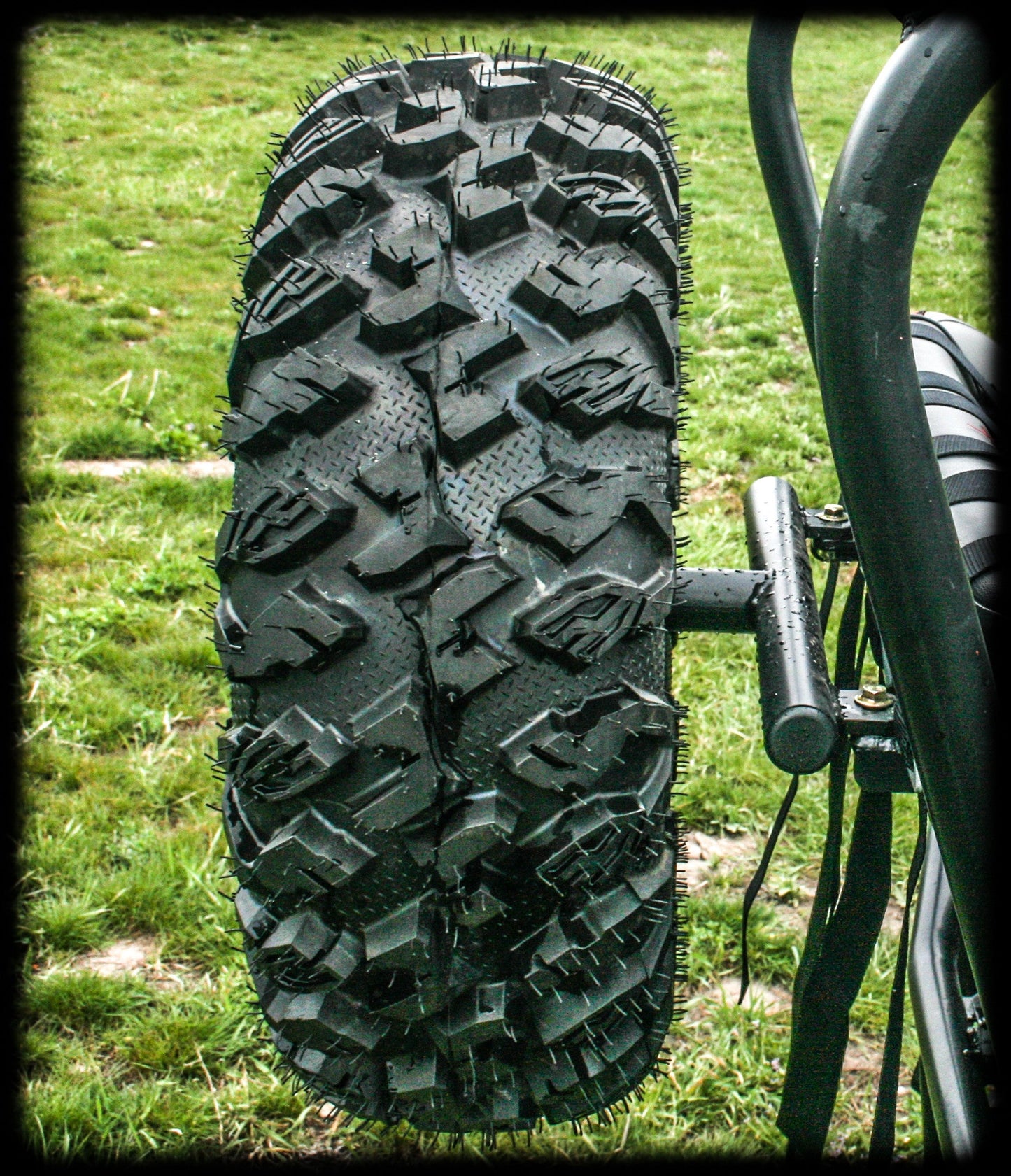 https://cdn.shopify.com/s/files/1/0366/5541/products/RZR_800_Spire_Tire_Rack_6.jpg?v=1659479501