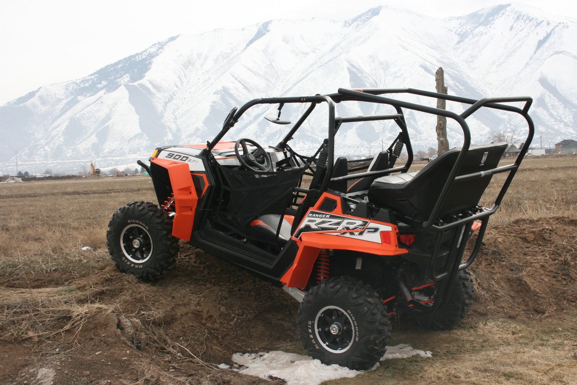 https://cdn.shopify.com/s/files/1/0366/5541/products/RZR_900_Back_Seat_and_Roll_cage_2013_143_2ef18e14-fcf0-4699-b23b-ba1df2e3d913.jpg?v=1711383357