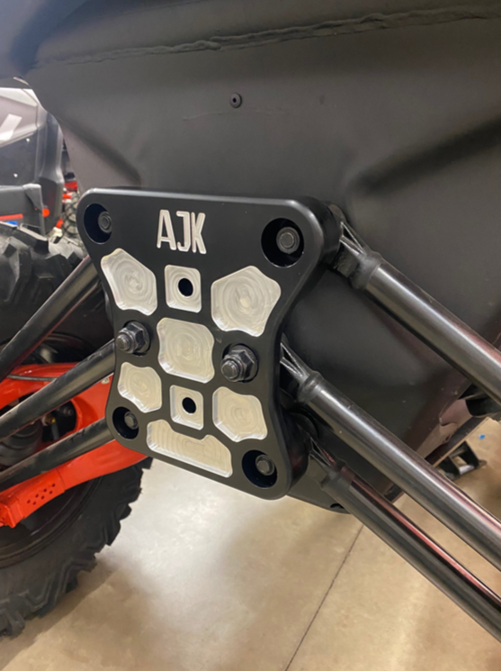 https://cdn.shopify.com/s/files/1/0682/5603/9143/products/X3-Billet-Radius-rod-plate8.png?v=1754672390