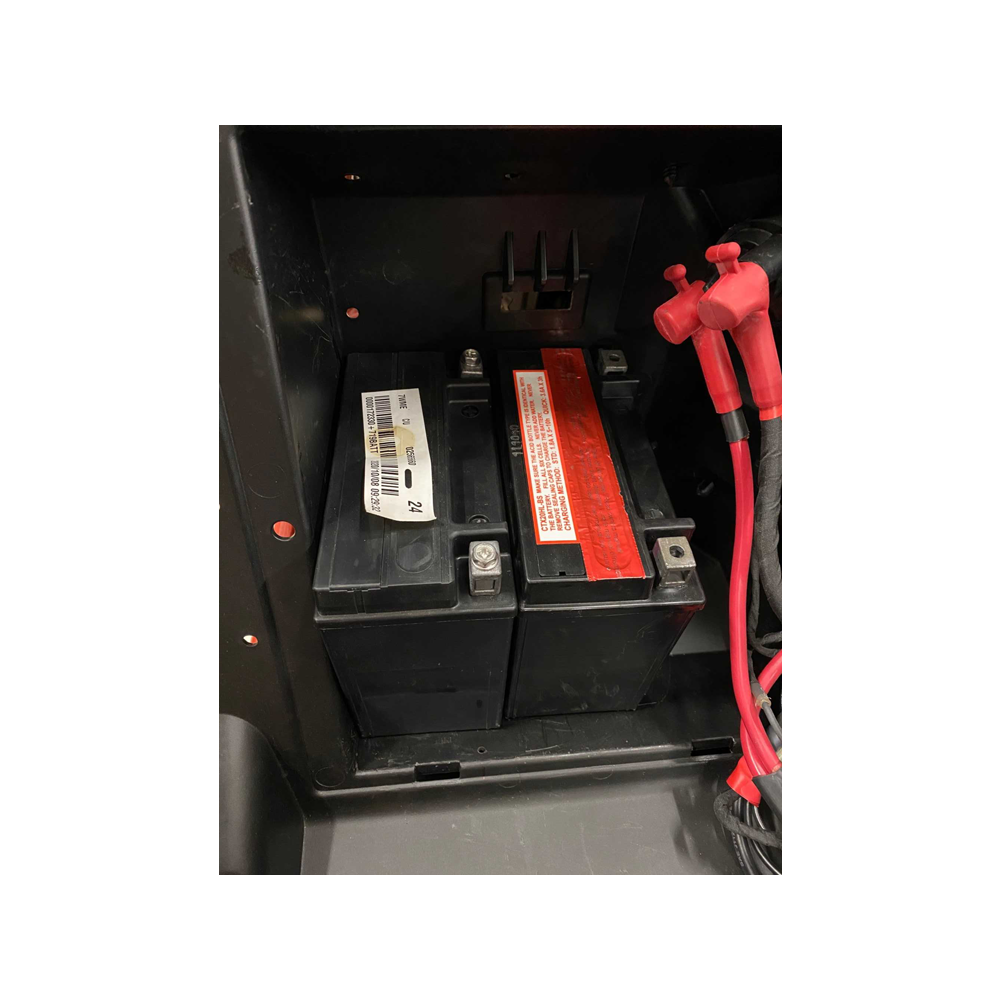 https://cdn.shopify.com/s/files/1/0682/5603/9143/products/can-am-battery-box2.png?v=1710121311