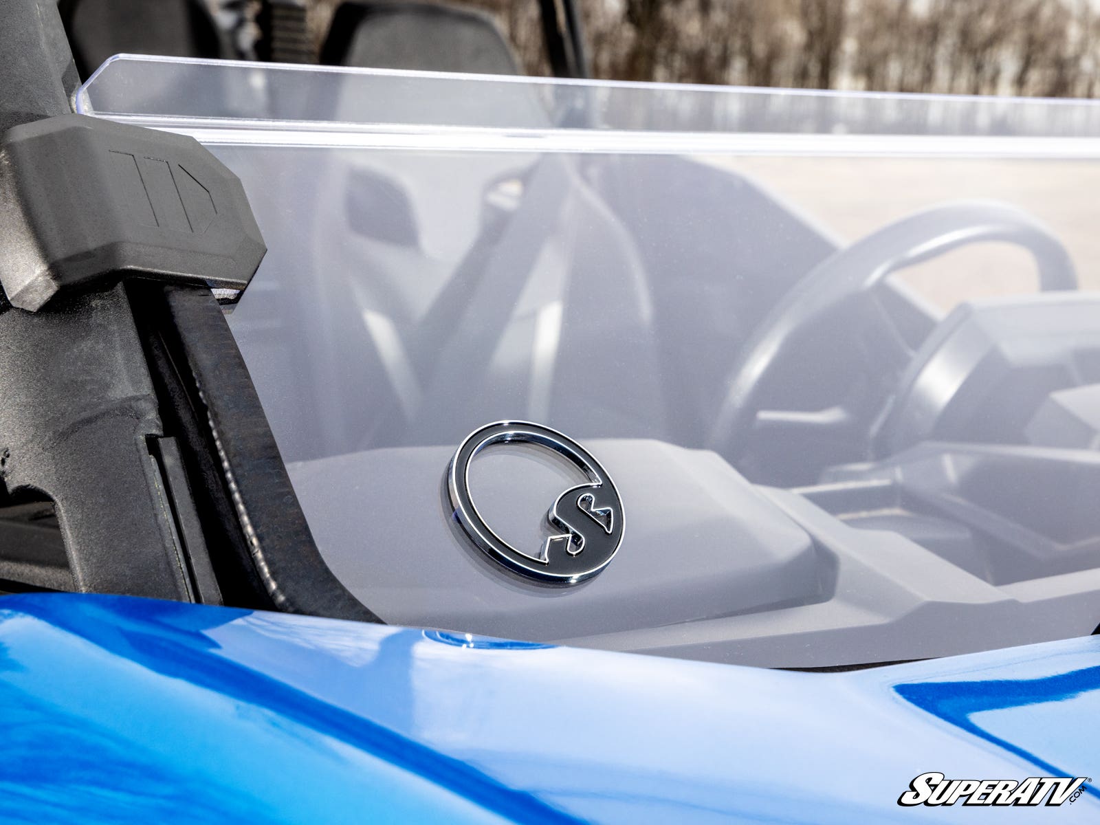 https://media.superatv.com/media/catalog/product/c/a/can-am-commander-half-windshield-clear_07_1.jpg
