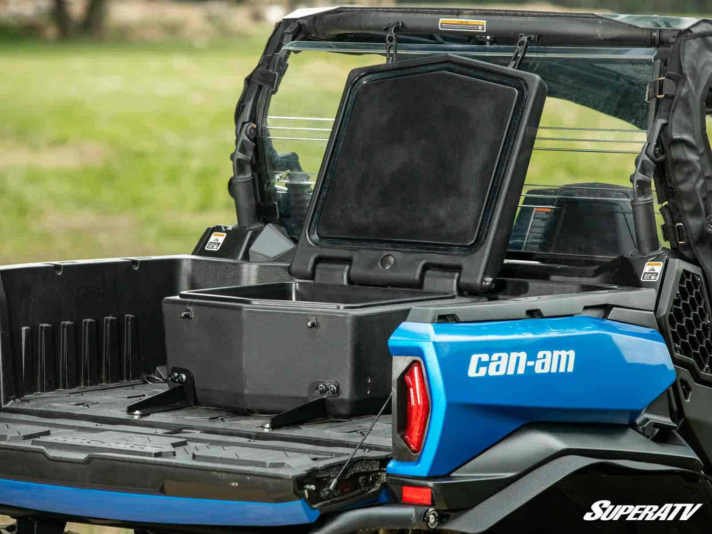 https://media.superatv.com/media/catalog/product/c/a/can-am-commander-rear-cargo-box_3.jpg