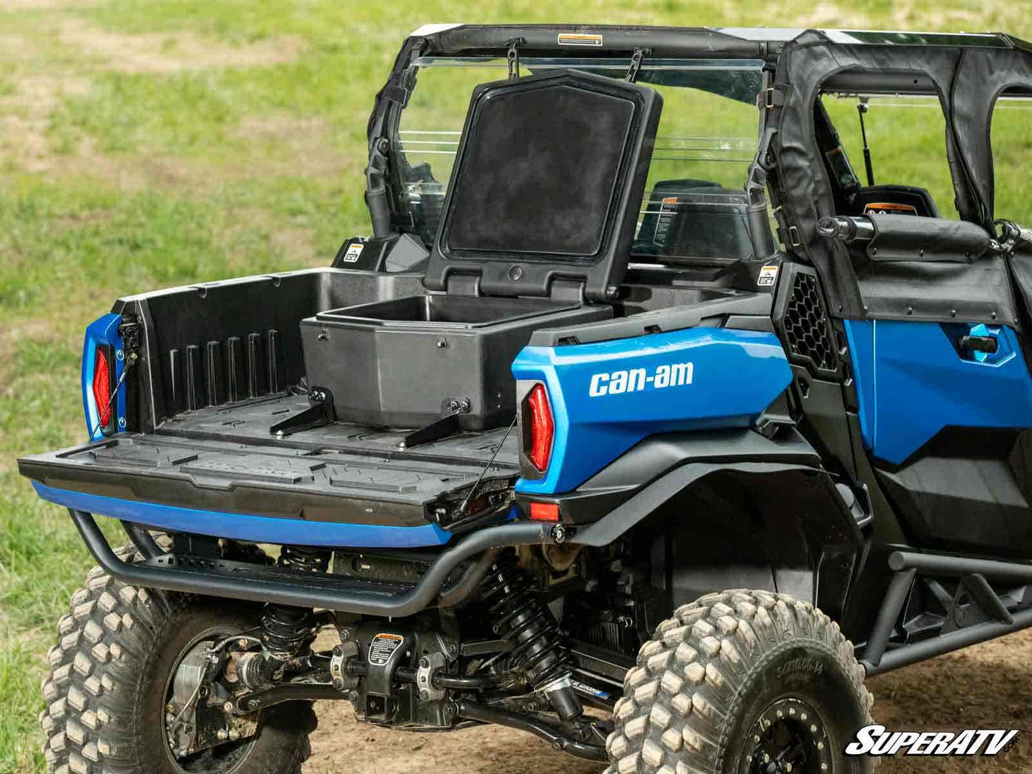 https://media.superatv.com/media/catalog/product/c/a/can-am-commander-rear-cargo-box_4.jpg