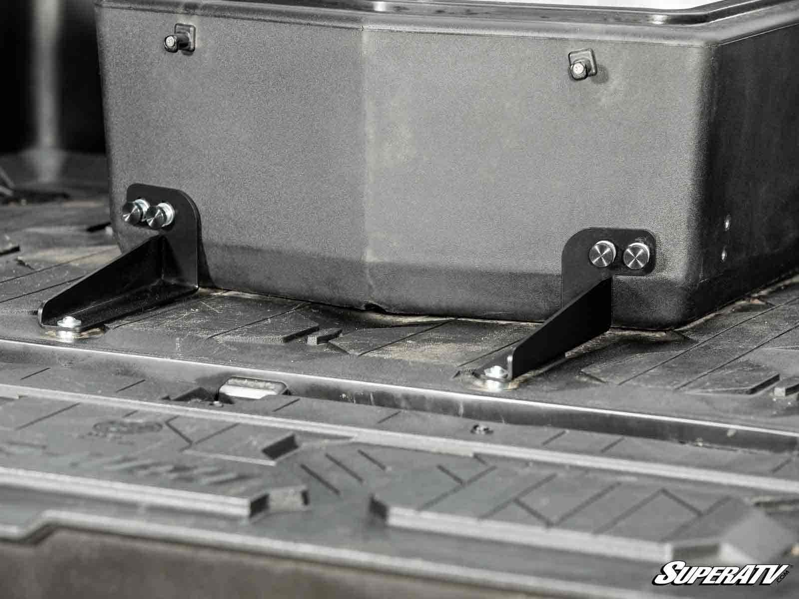 https://media.superatv.com/media/catalog/product/c/a/can-am-commander-rear-cargo-box_5.jpg