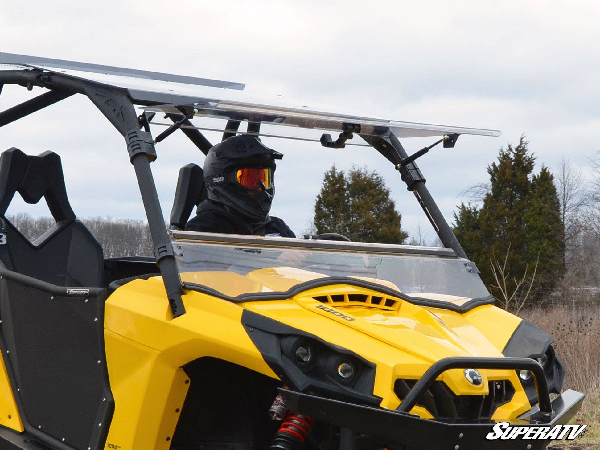 https://media.superatv.com/media/catalog/product/c/a/can-am-commander-scratch-resistant-flip-windshield-01_1.jpg