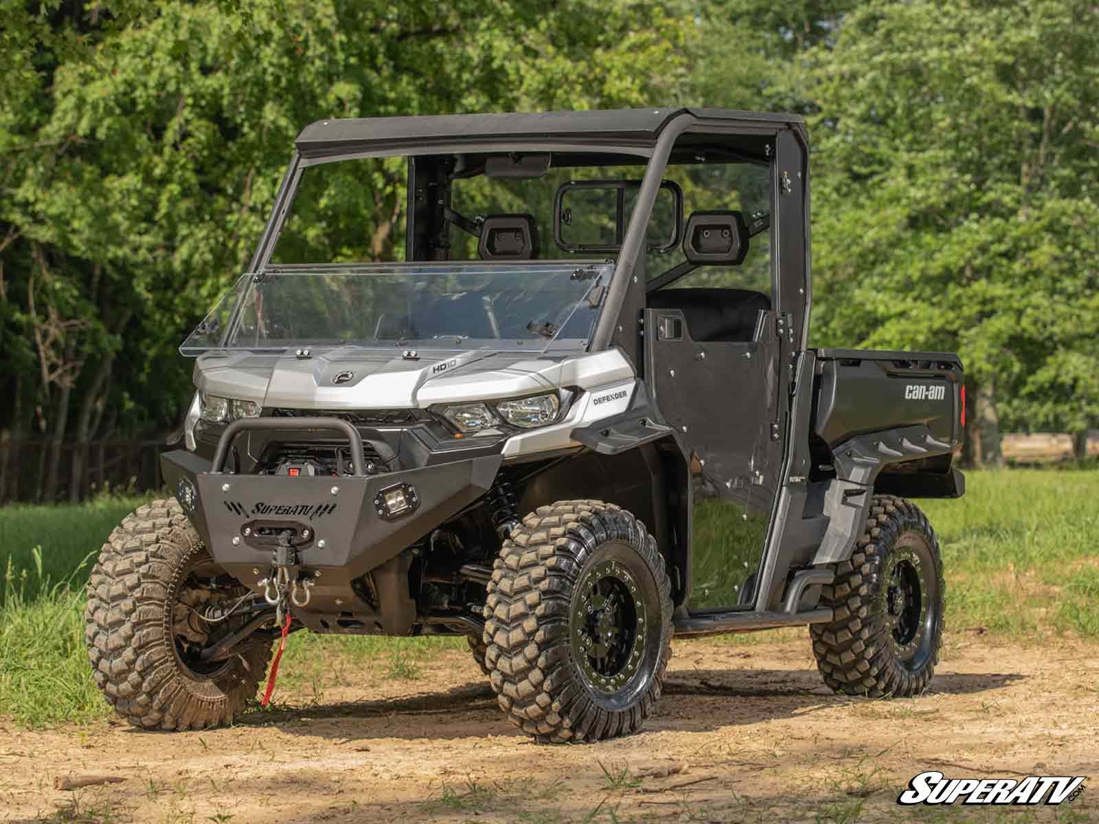 https://media.superatv.com/media/catalog/product/c/a/can-am-defender-full-doors_10_1_1_1_1.jpg?optimize=high&fit=bounds&height=&width=3840&quality=85&auto=webp&format=pjpg