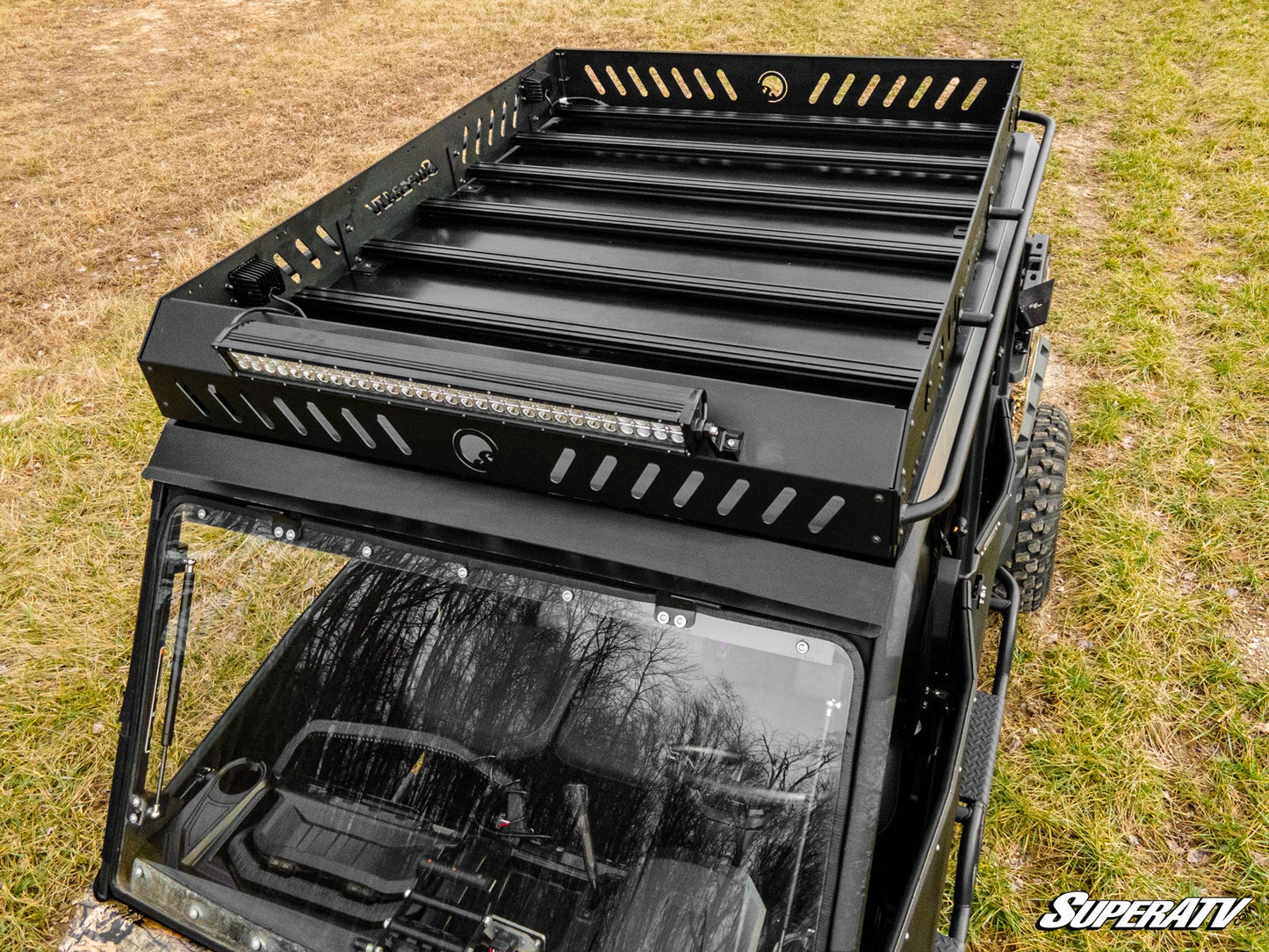 https://media.superatv.com/media/catalog/product/c/a/can-am-defender-max-extruded-aluminum-roof-rack_10_1_1_1.jpg?optimize=high&fit=bounds&height=&width=3840&quality=85&auto=webp&format=pjpg