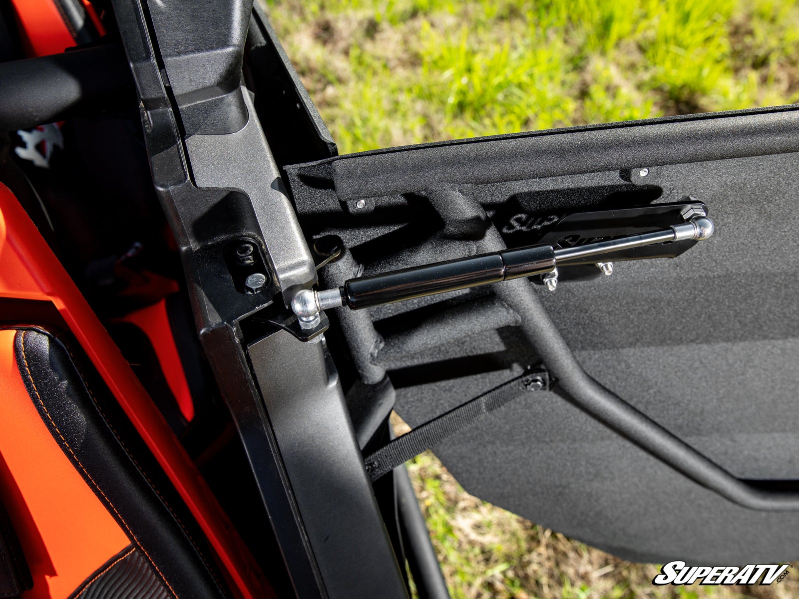https://media.superatv.com/media/catalog/product/c/a/can-am-maverick-x3-door-opening-gas-strut-kit_05.jpg?optimize=high&fit=bounds&height=&width=3840&quality=85&auto=webp&format=pjpg