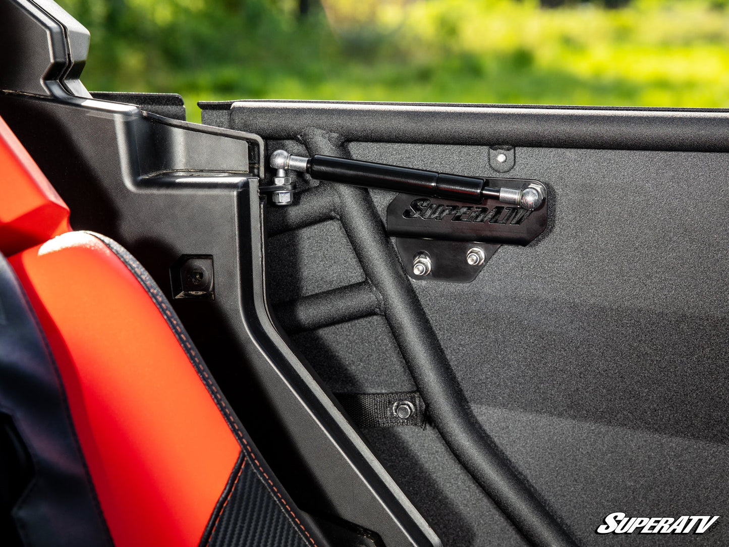 https://media.superatv.com/media/catalog/product/c/a/can-am-maverick-x3-door-opening-gas-strut-kit_10.jpg?optimize=high&fit=bounds&height=&width=3840&quality=85&auto=webp&format=pjpg