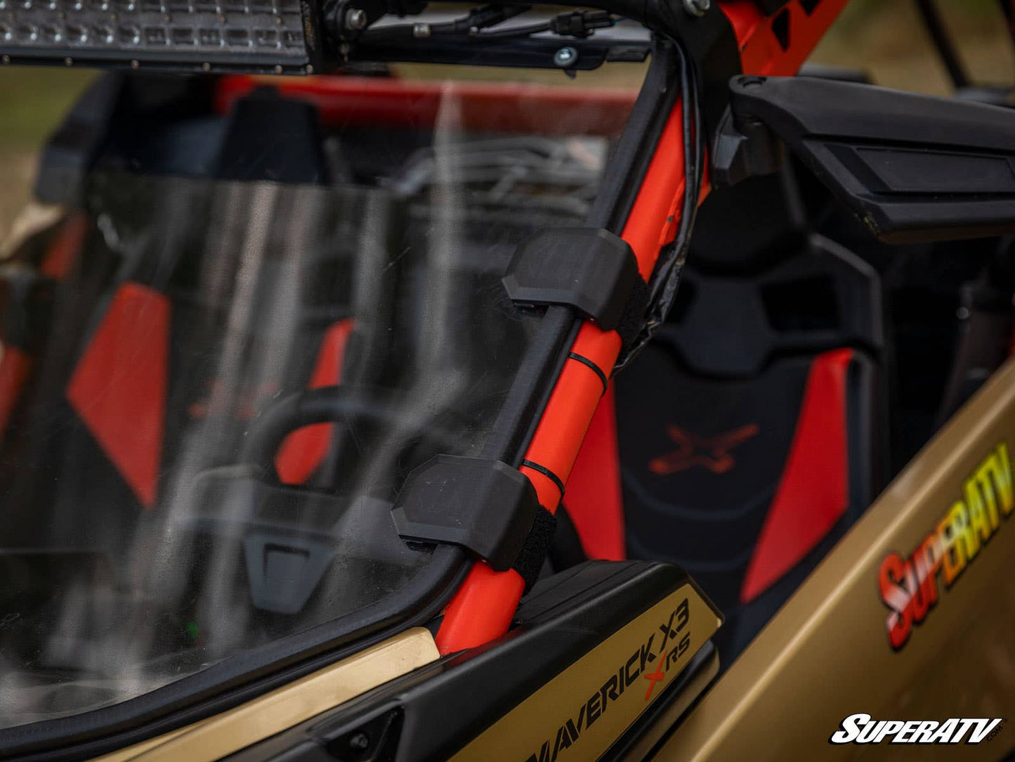 https://media.superatv.com/media/catalog/product/c/a/can-am-maverick-x3-full-windshield-knb-6a_2.jpg
