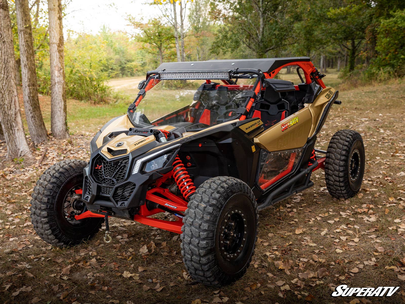 https://media.superatv.com/media/catalog/product/c/a/can-am-maverick-x3-full-windshield-knb-7a_2.jpg