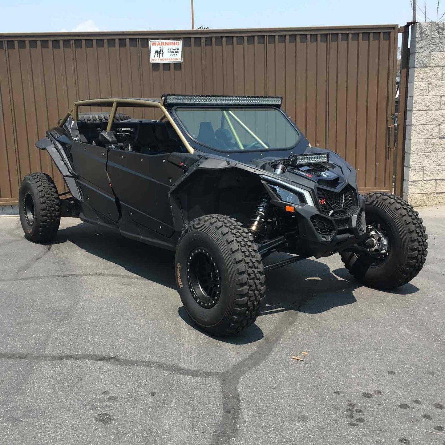 https://50caliberracing.com/7486-extra_large_default/can-am-x3-4-seater-desert-edition-radius-cage-.jpg