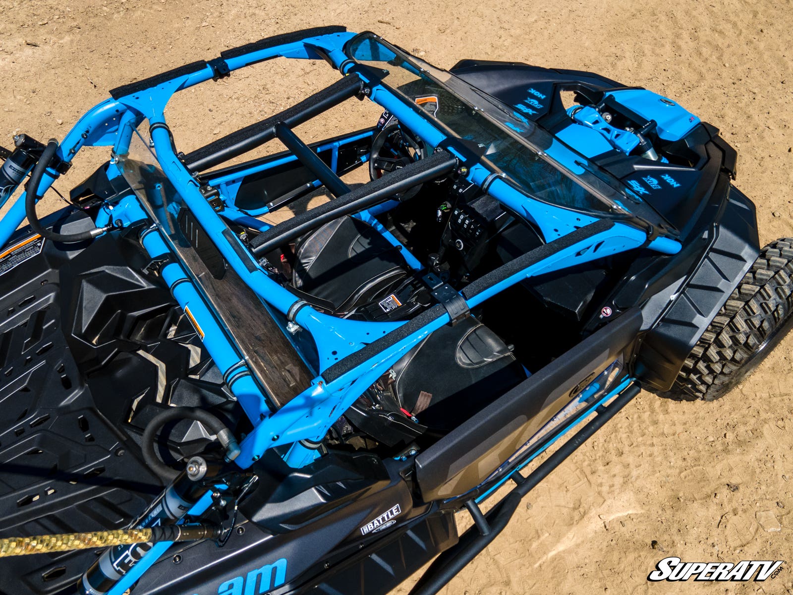 https://media.superatv.com/media/catalog/product/c/a/can-am-x3-aluminum-roof-2-door_08.jpg