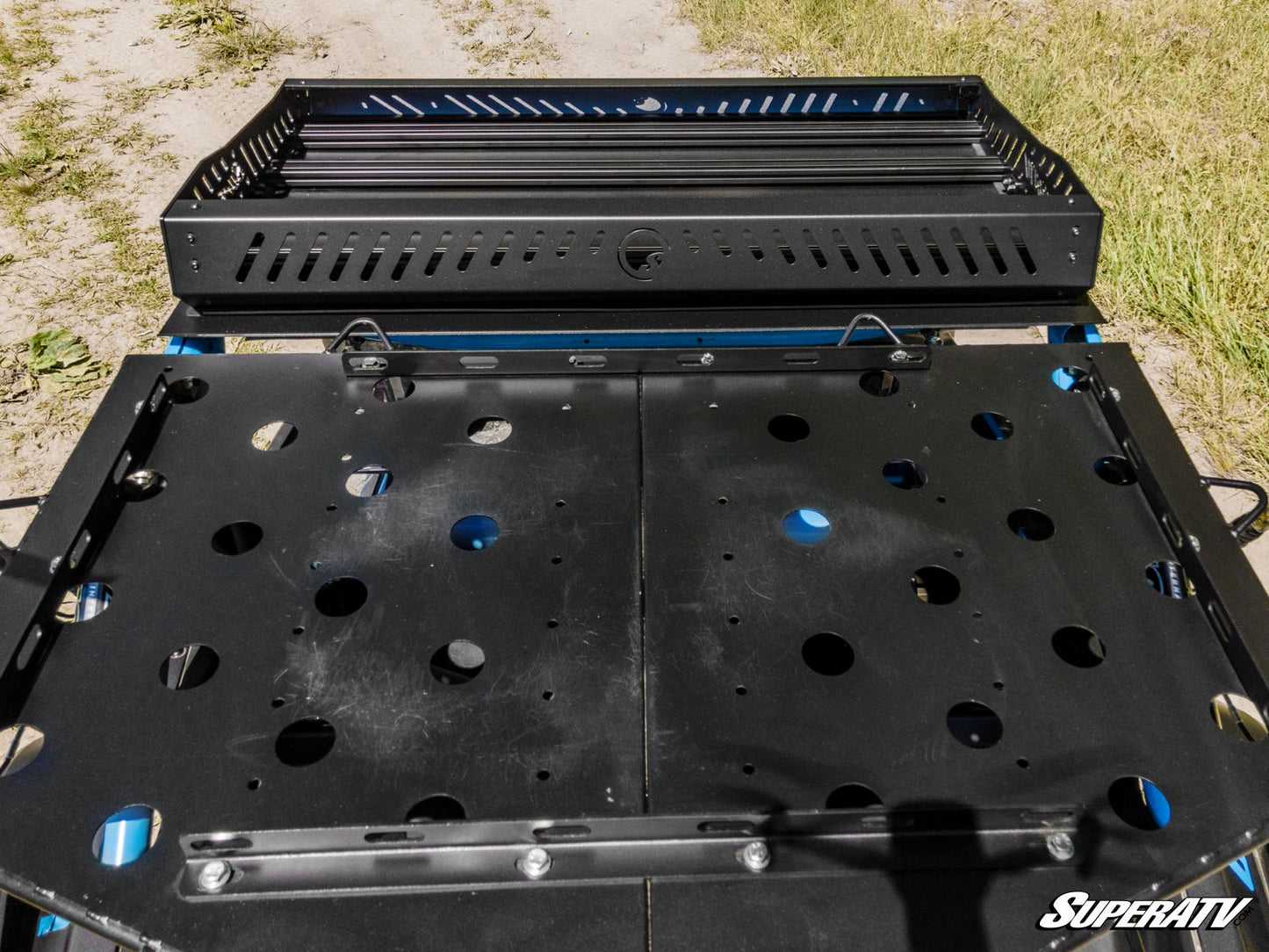 https://media.superatv.com/media/catalog/product/c/a/can-am-x3-extruded-aluminum-roof-rack_05.jpg