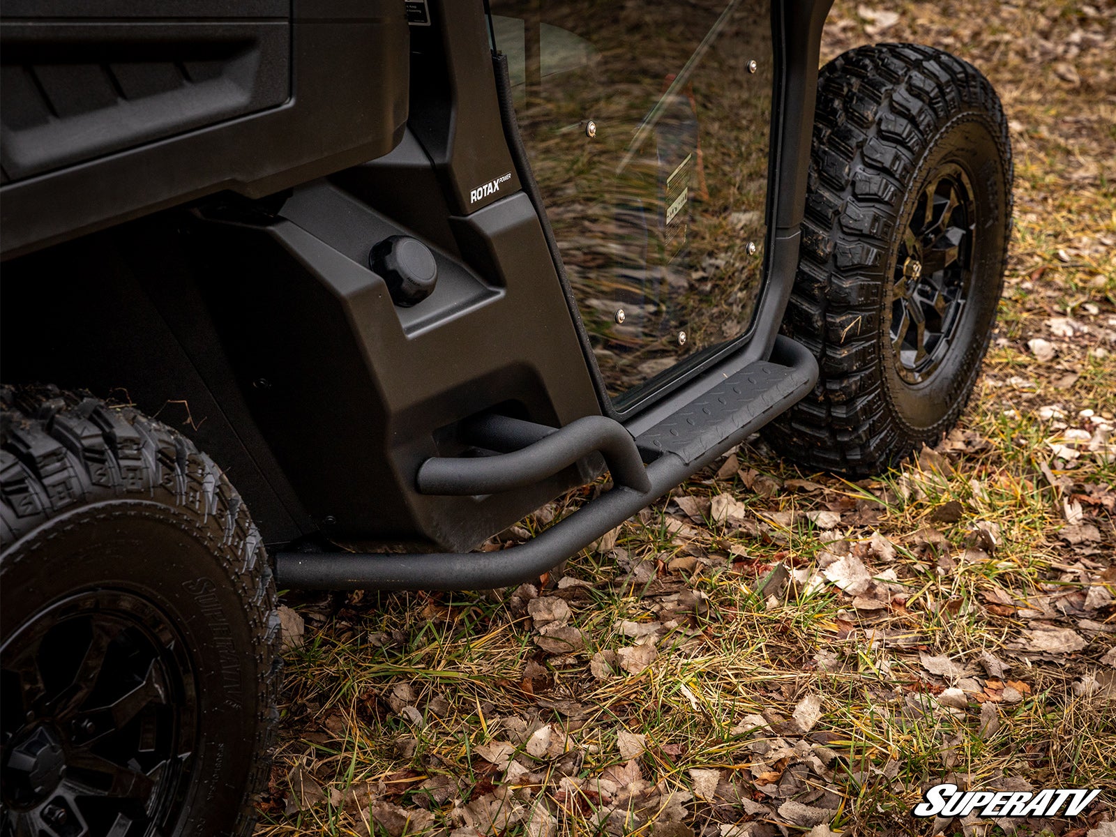 https://media.superatv.com/media/catalog/product/c/a/can-am_defender_nerf_bars_5.jpg?optimize=high&fit=bounds&height=&width=3840&quality=85&auto=webp&format=pjpg